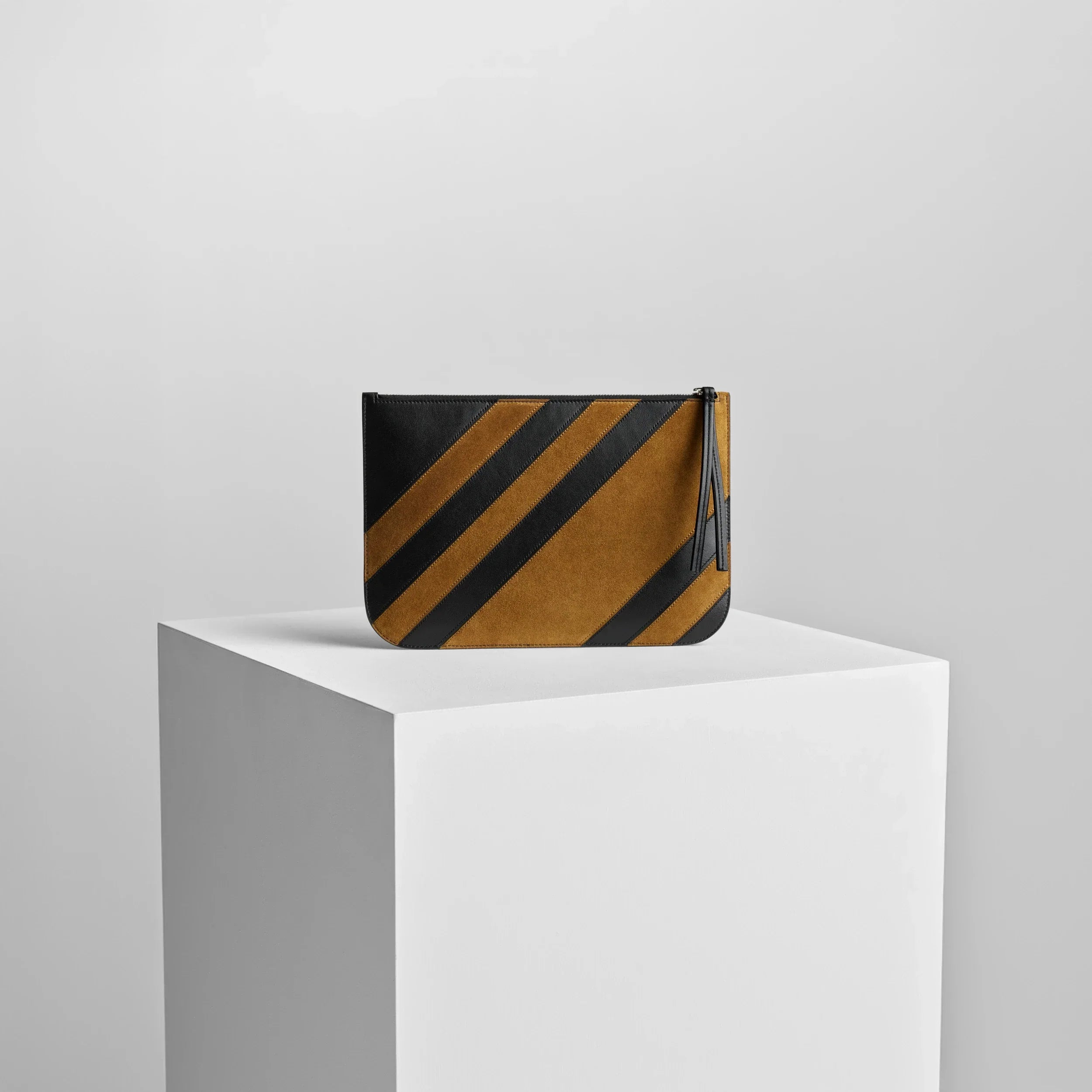POCKET POUCH | toffee/black leather