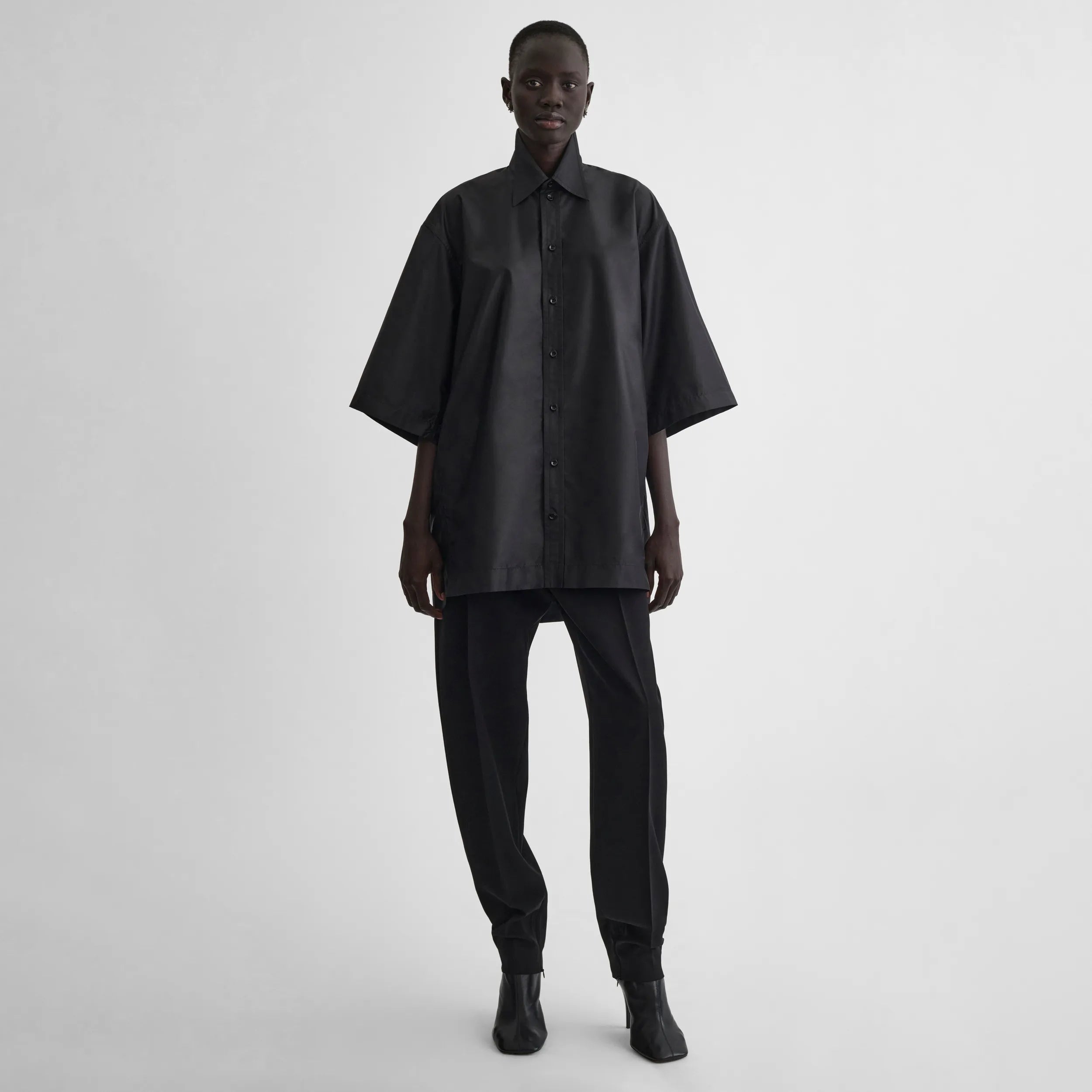 SHORT SLEEVE SHIRT | black technical taffeta