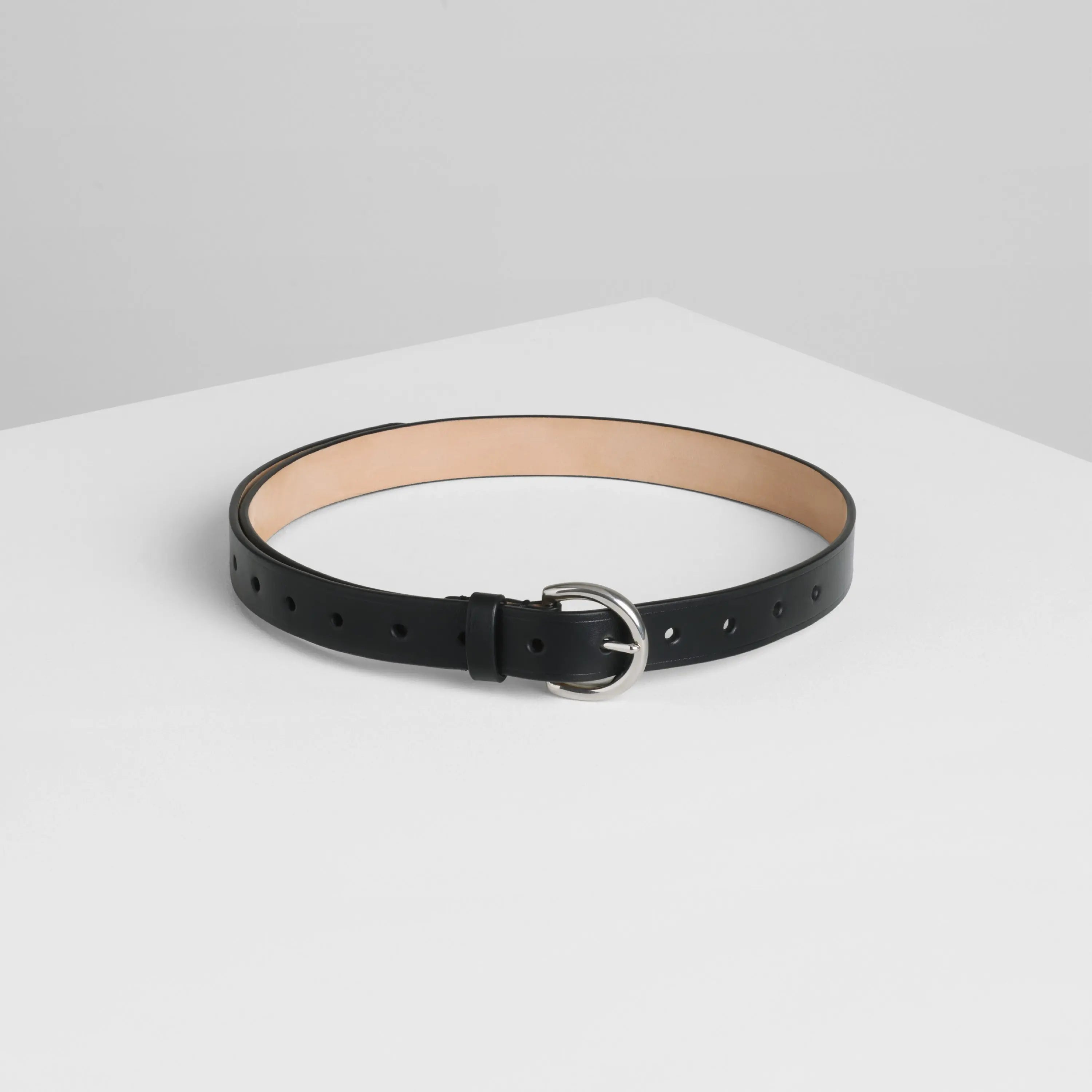 ROUND BUCKLE BELT 25MM | black leather with silver