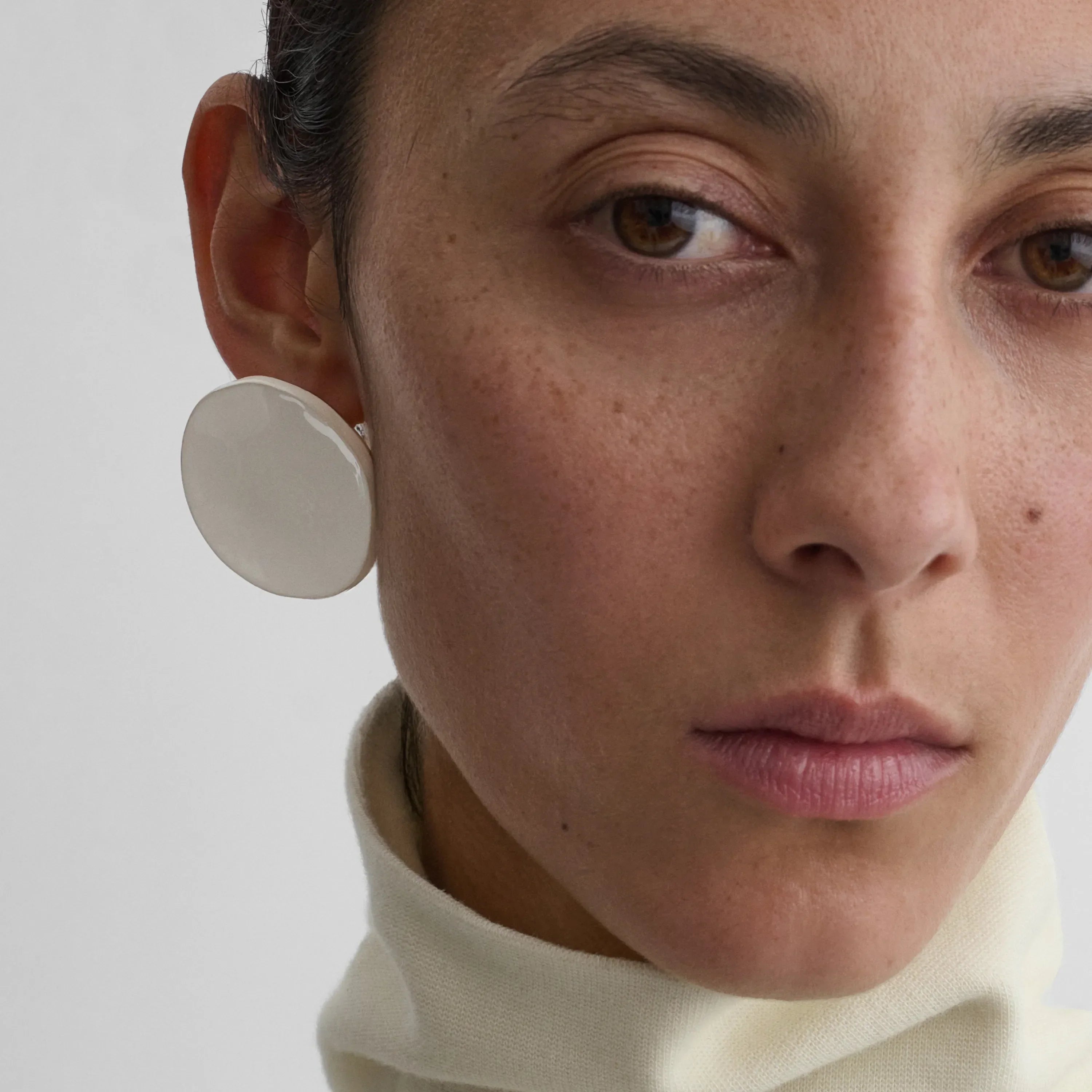 MEDALLION DISH EARRINGS | white enamel