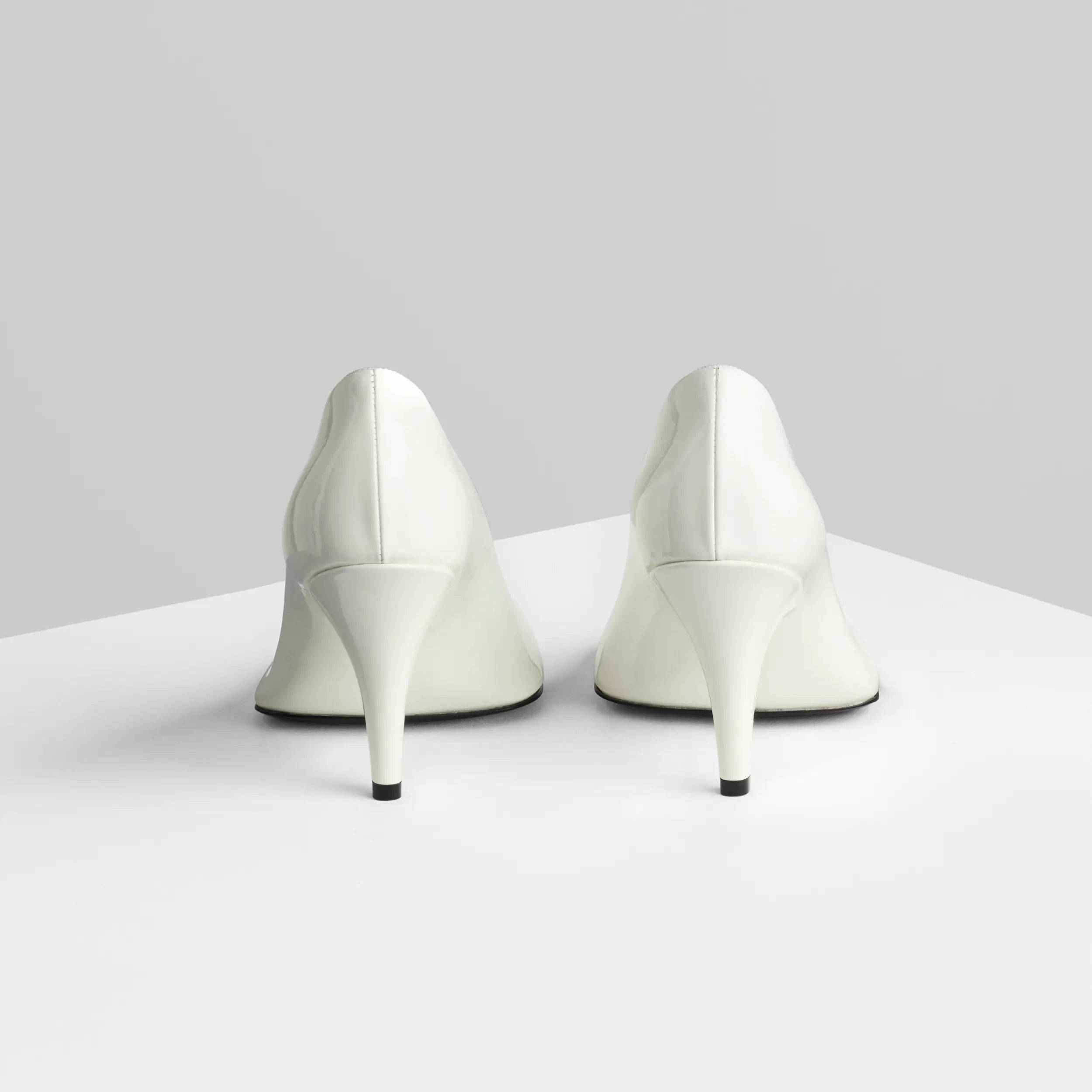 SOFT PUMP 90 | white patent leather