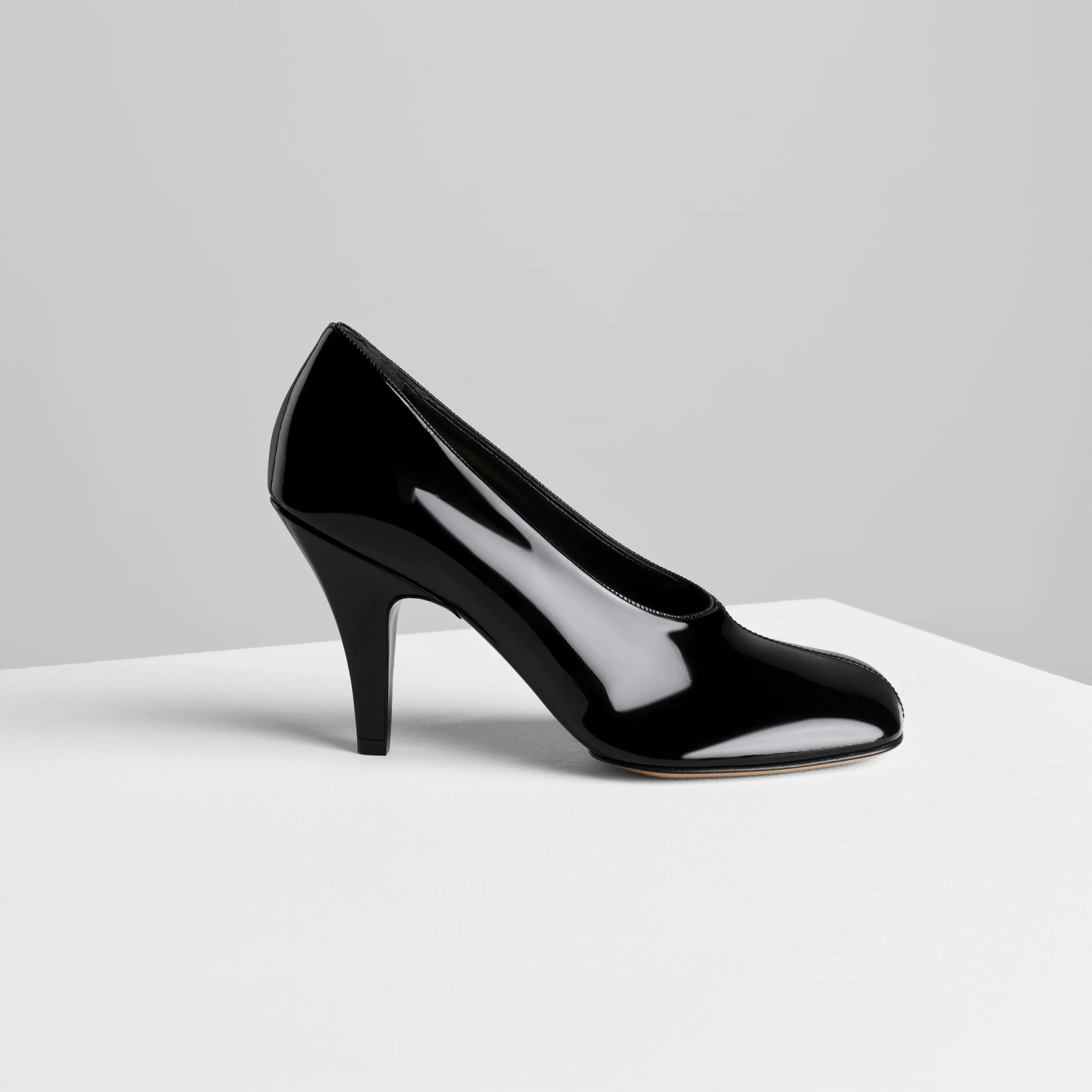SOFT PUMP 90 | black patent leather