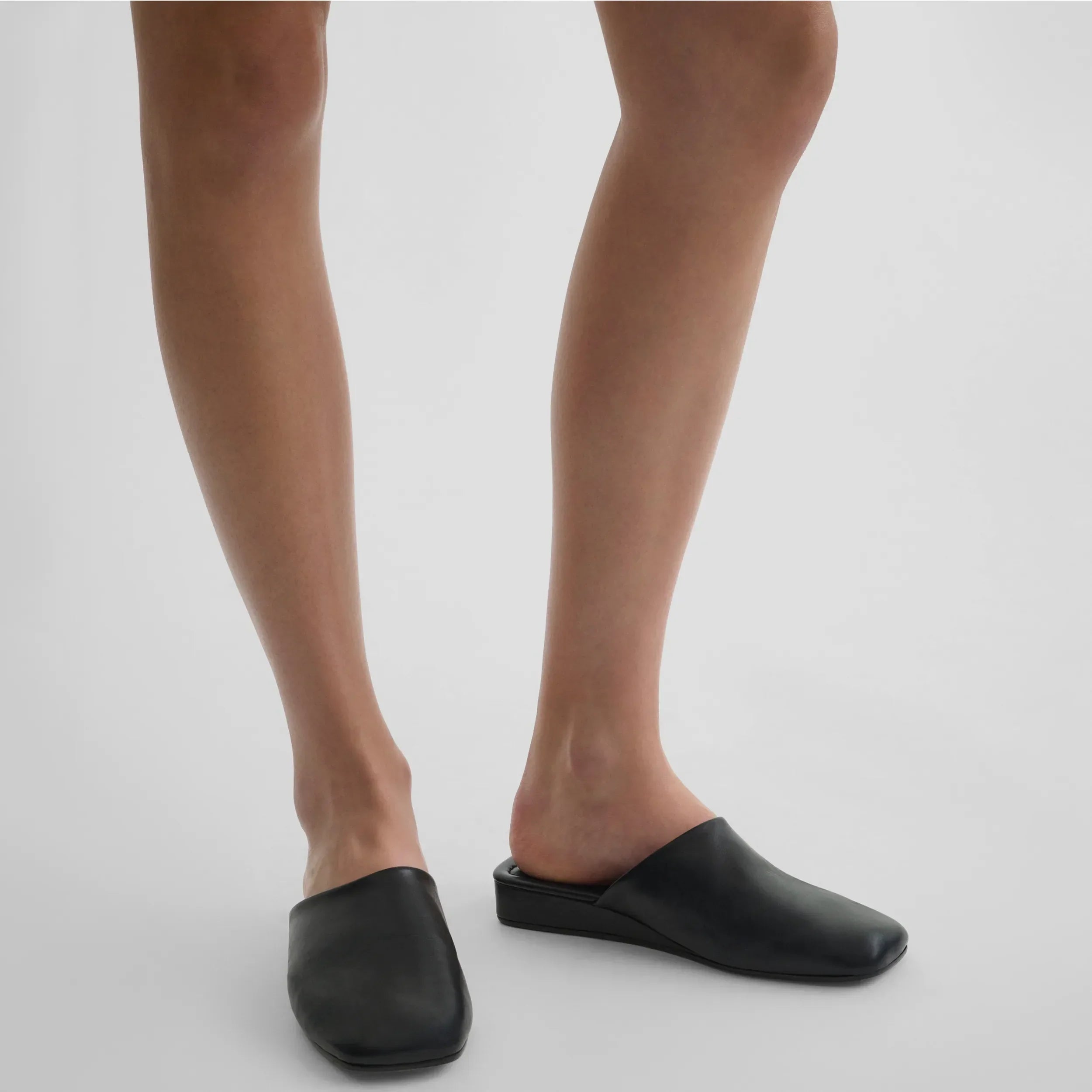 ROBE SLIDE | black leather