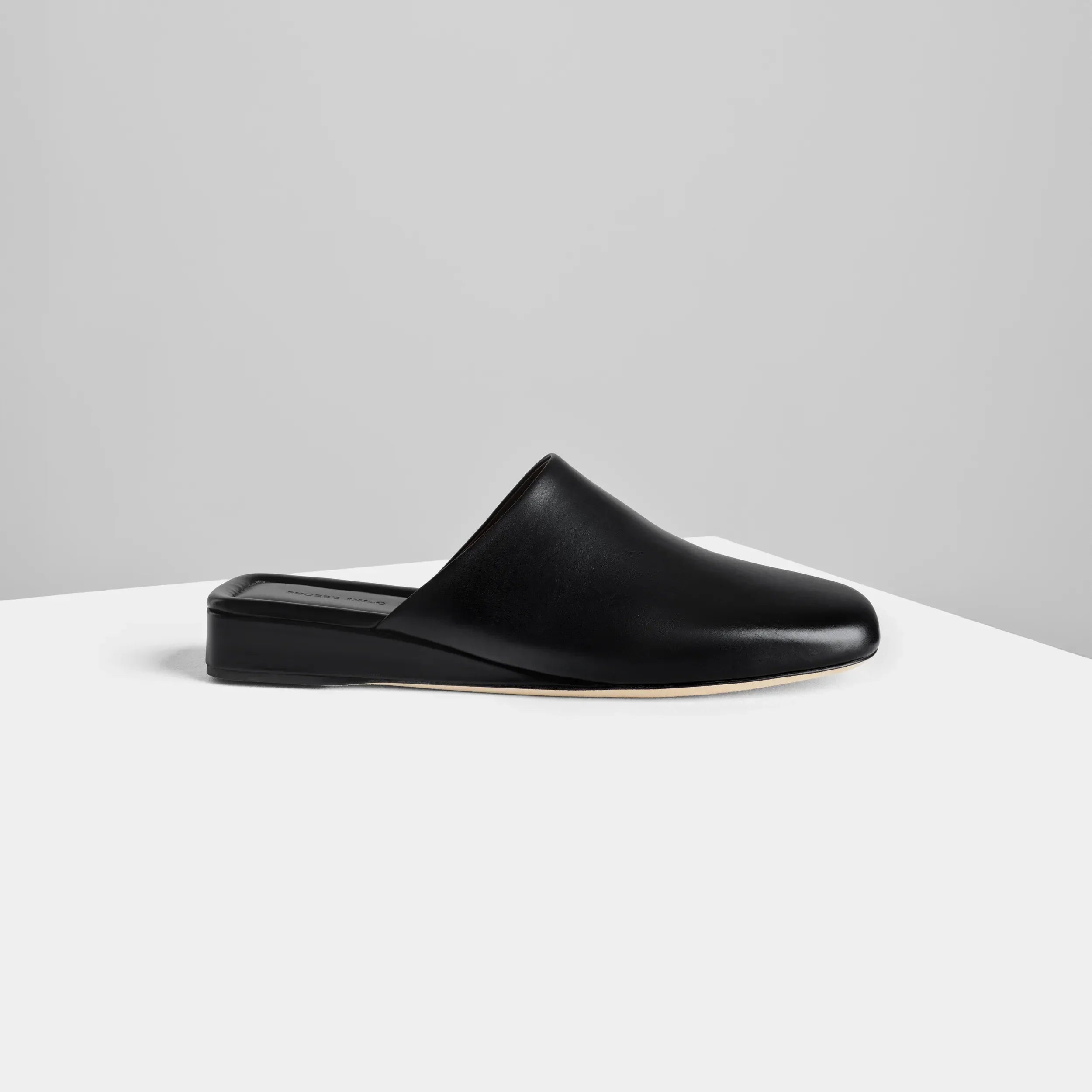 ROBE SLIDE | black leather