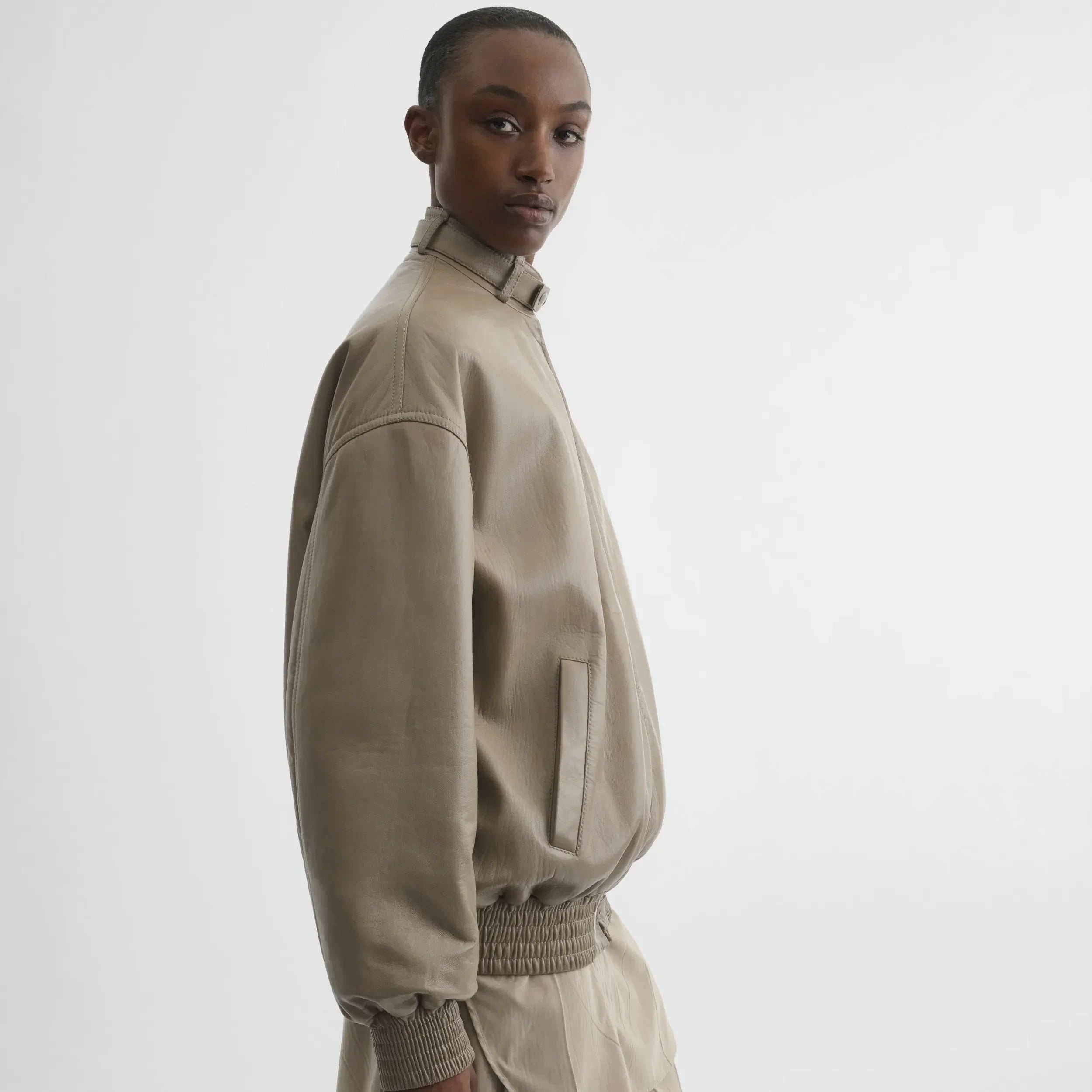JACKET WITH ATTACHABLE SCARF | mastic leather