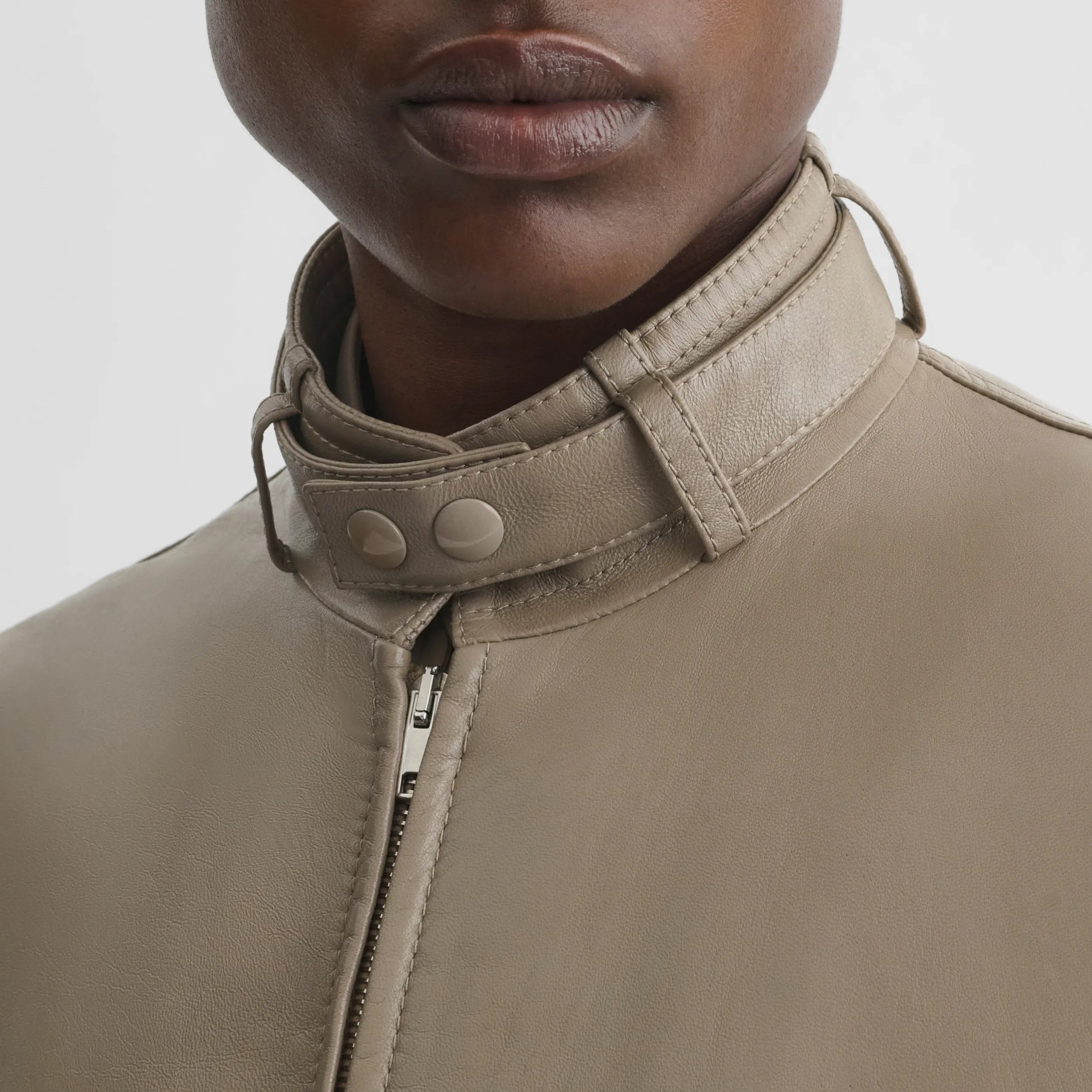 JACKET WITH ATTACHABLE SCARF | mastic leather