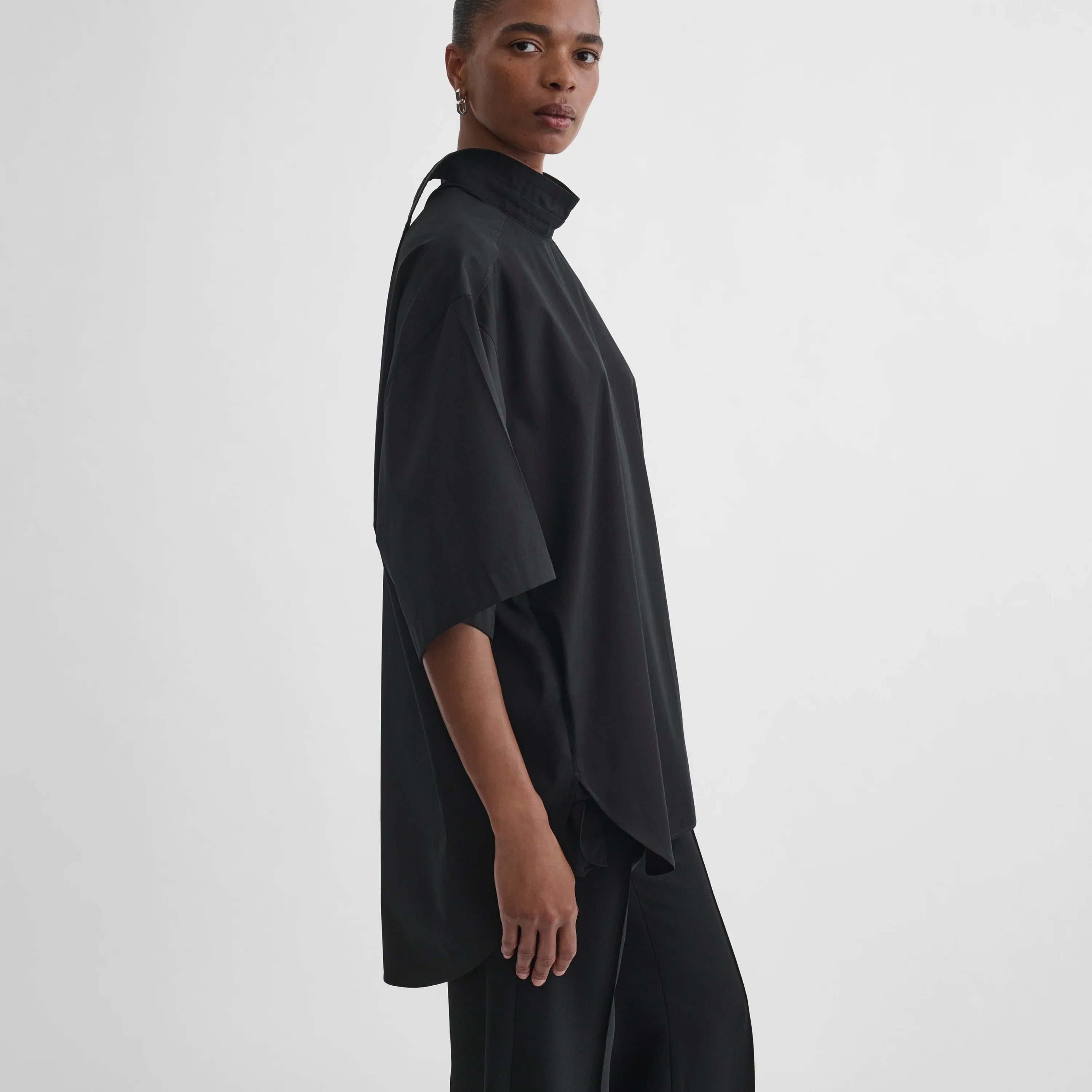 TIE NECK SHORT SLEEVE SHIRT | black cotton