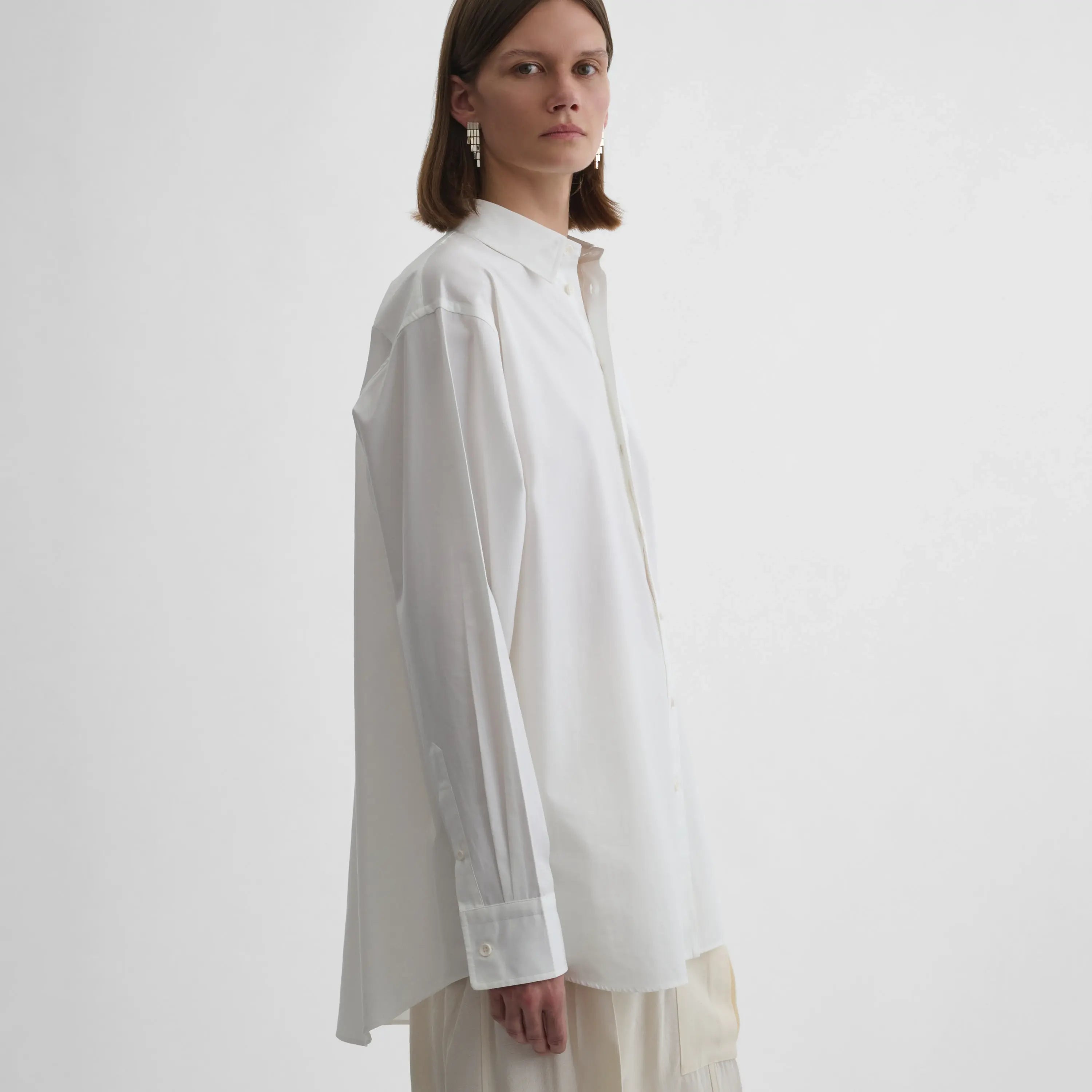 SHARP COLLAR SHIRT | white cotton