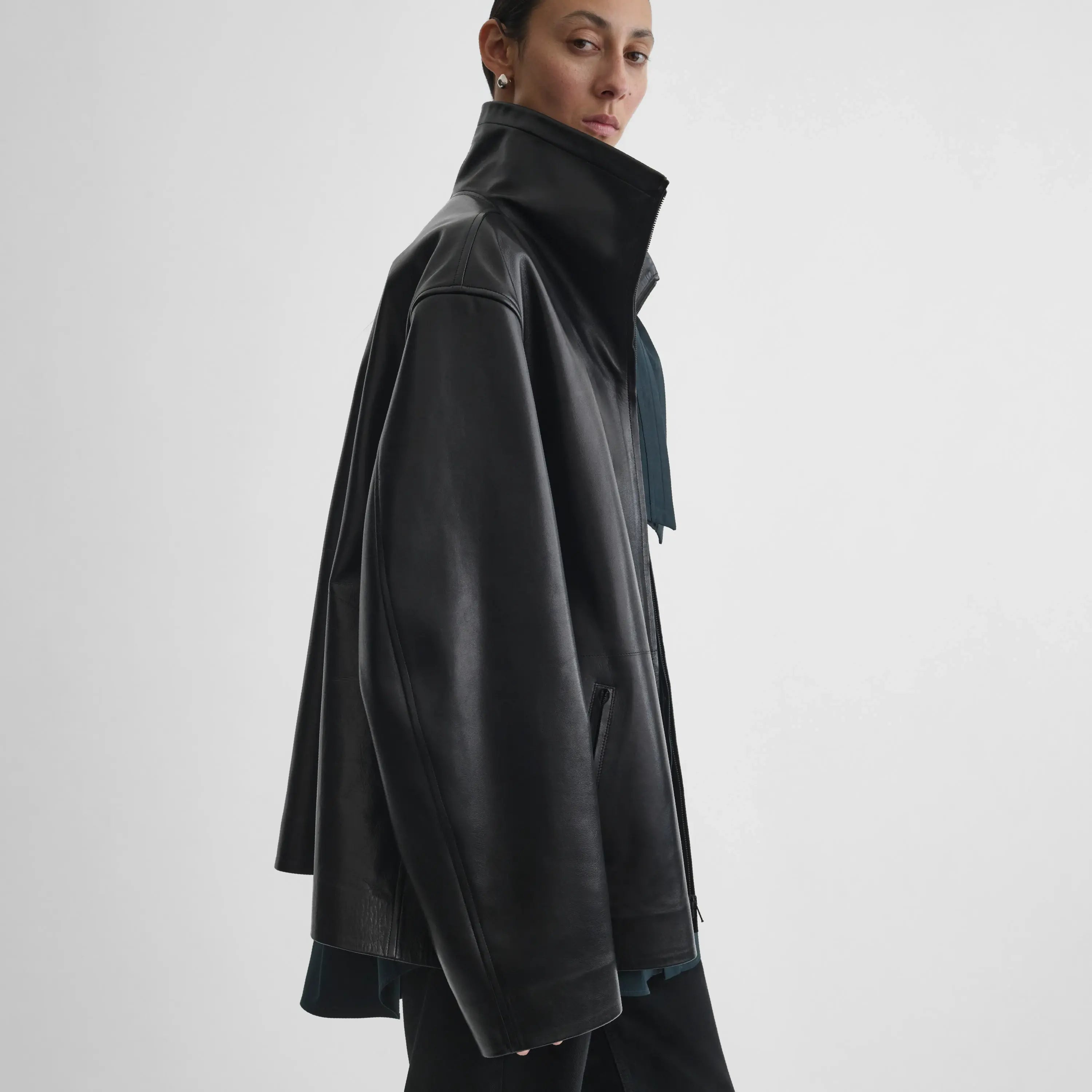 FUNNEL JACKET | black leather