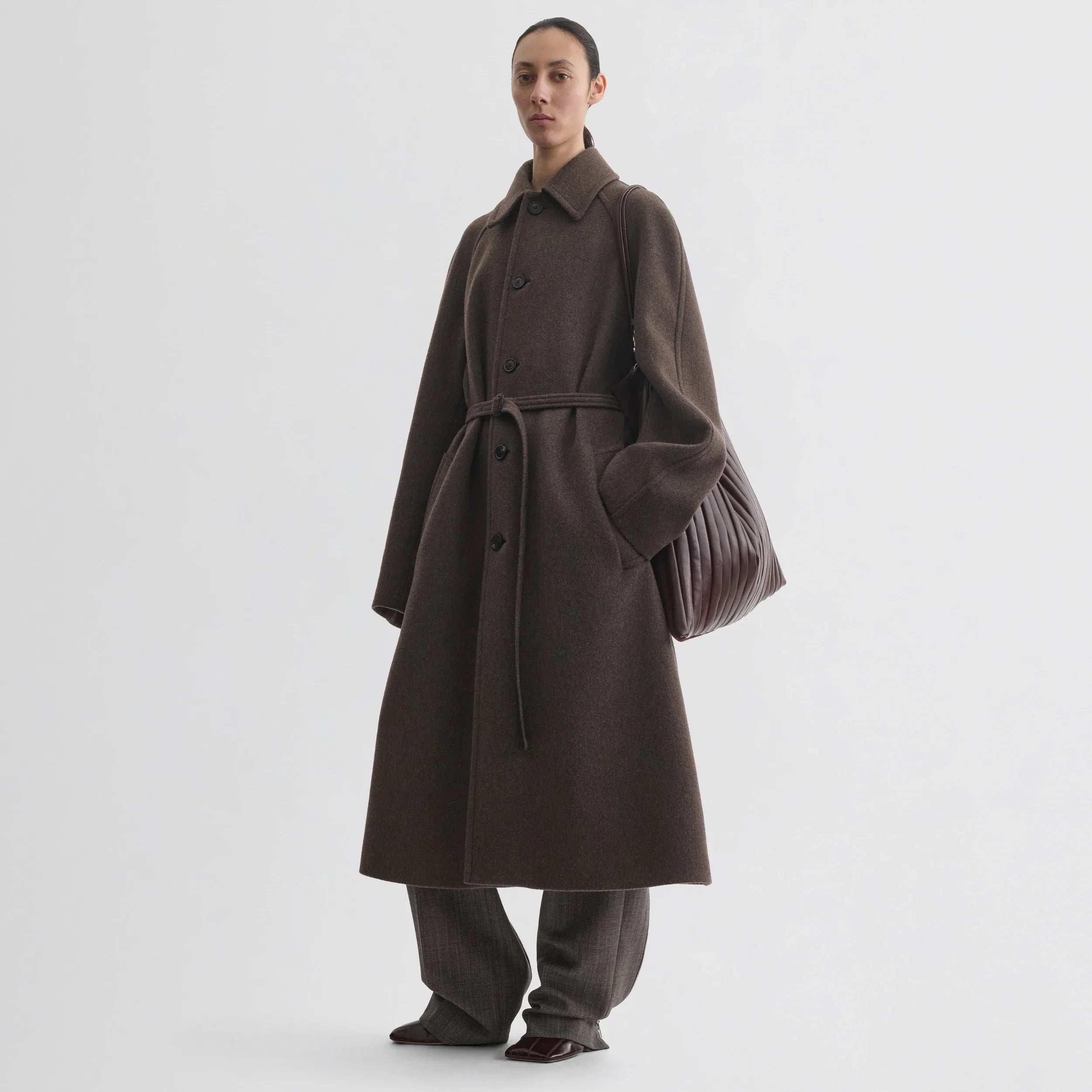 CURVE SHOULDER COAT | brown cashmere