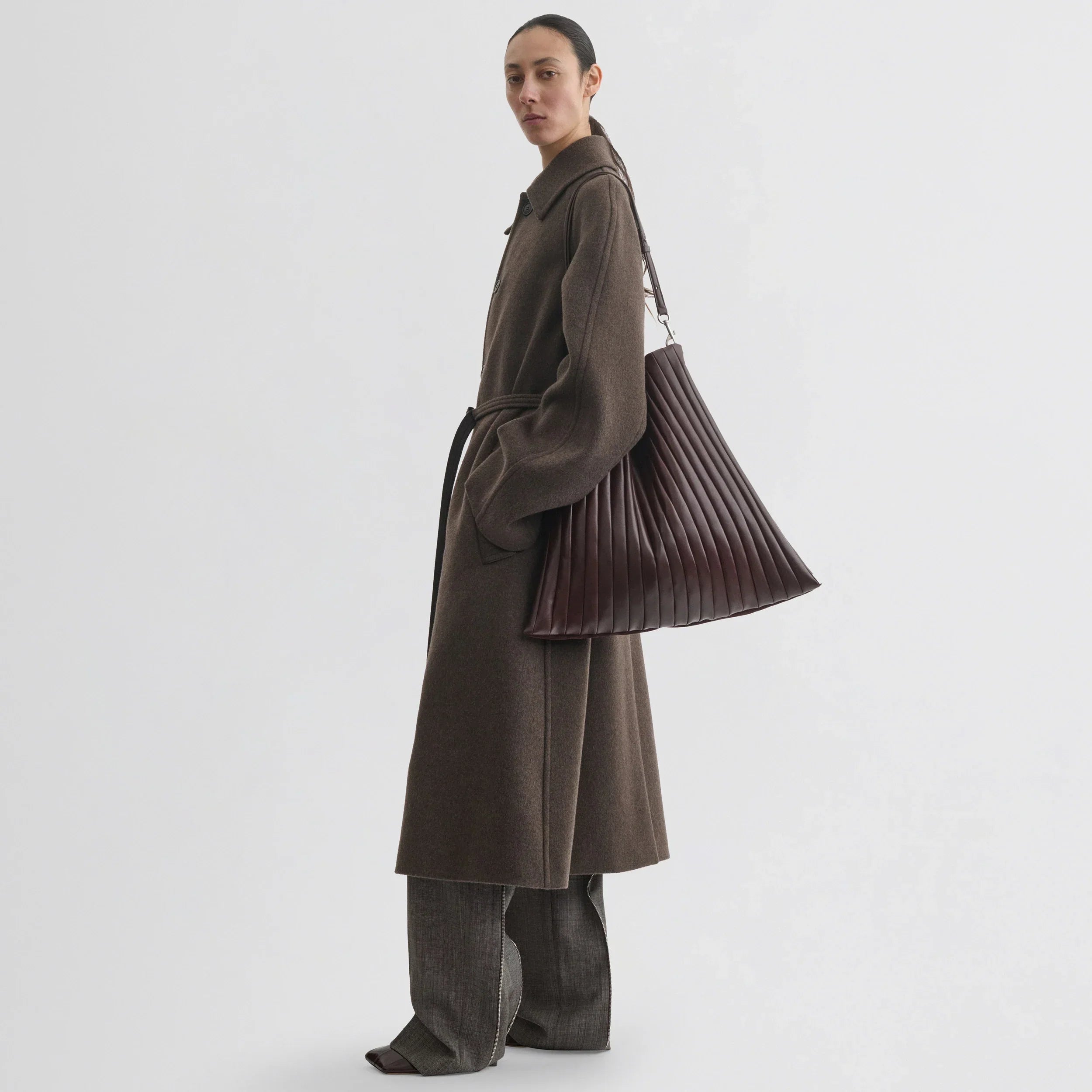 CURVE SHOULDER COAT | brown cashmere