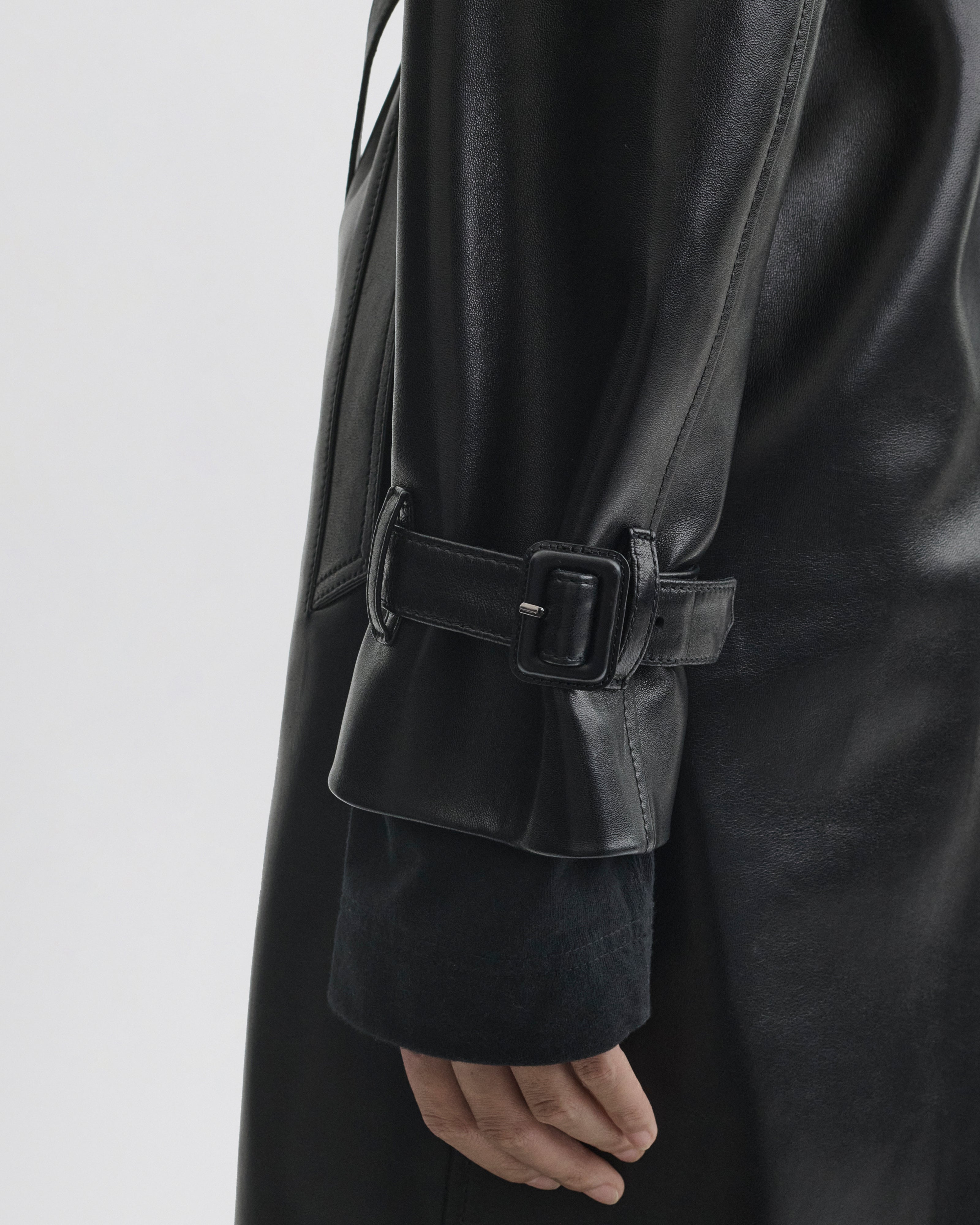SHORT TRENCH | black leather
