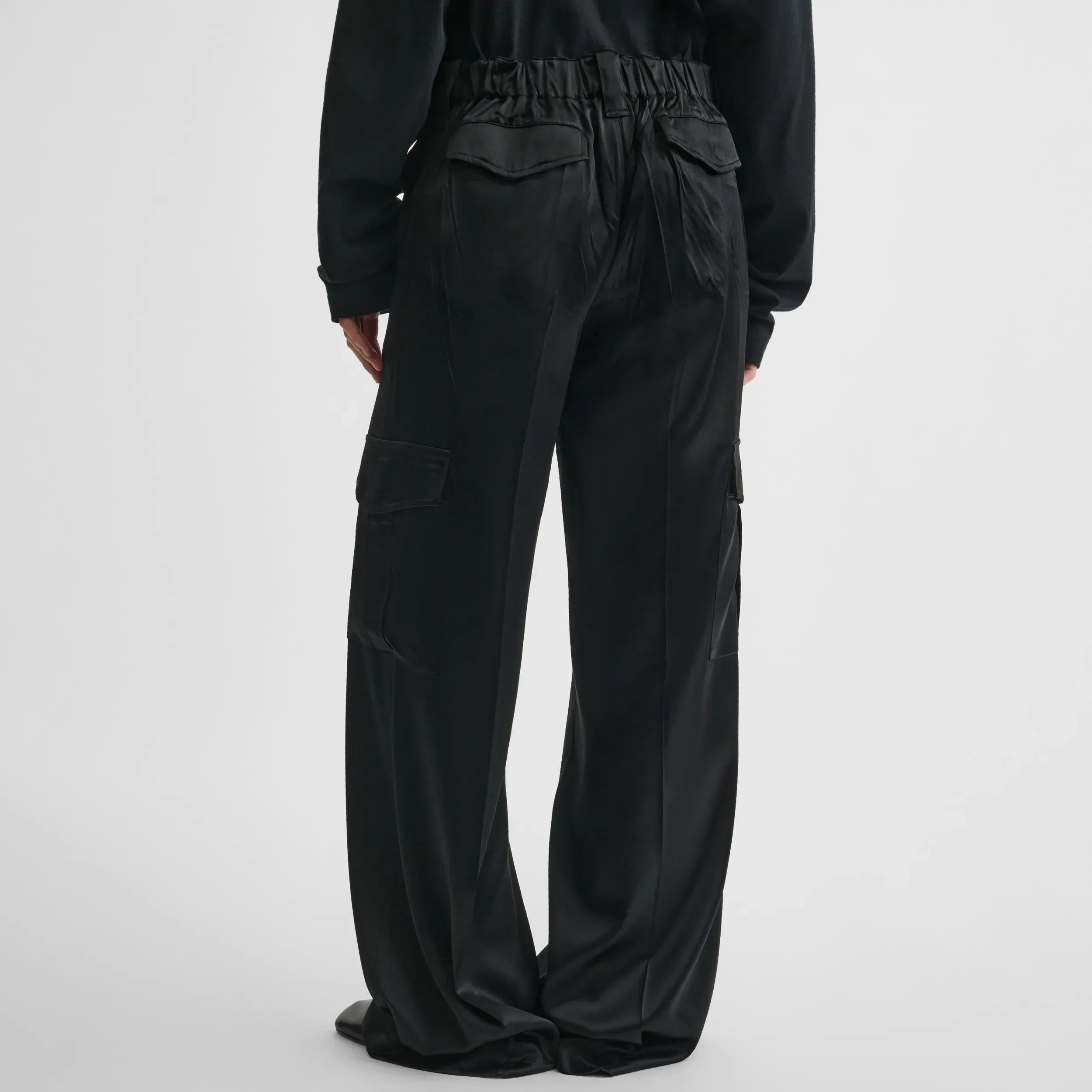 LIQUID CARGO TROUSERS | black silk