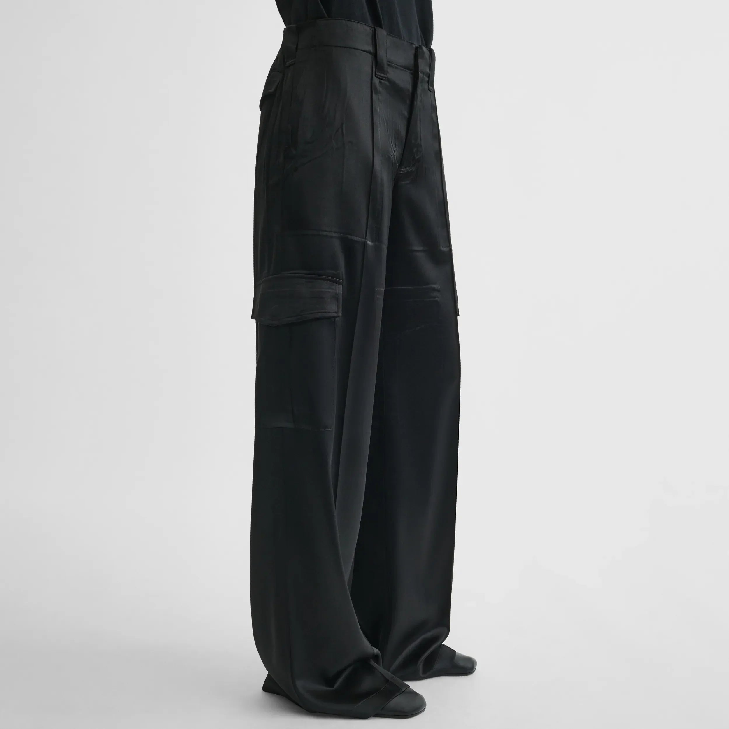 LIQUID CARGO TROUSERS | black silk