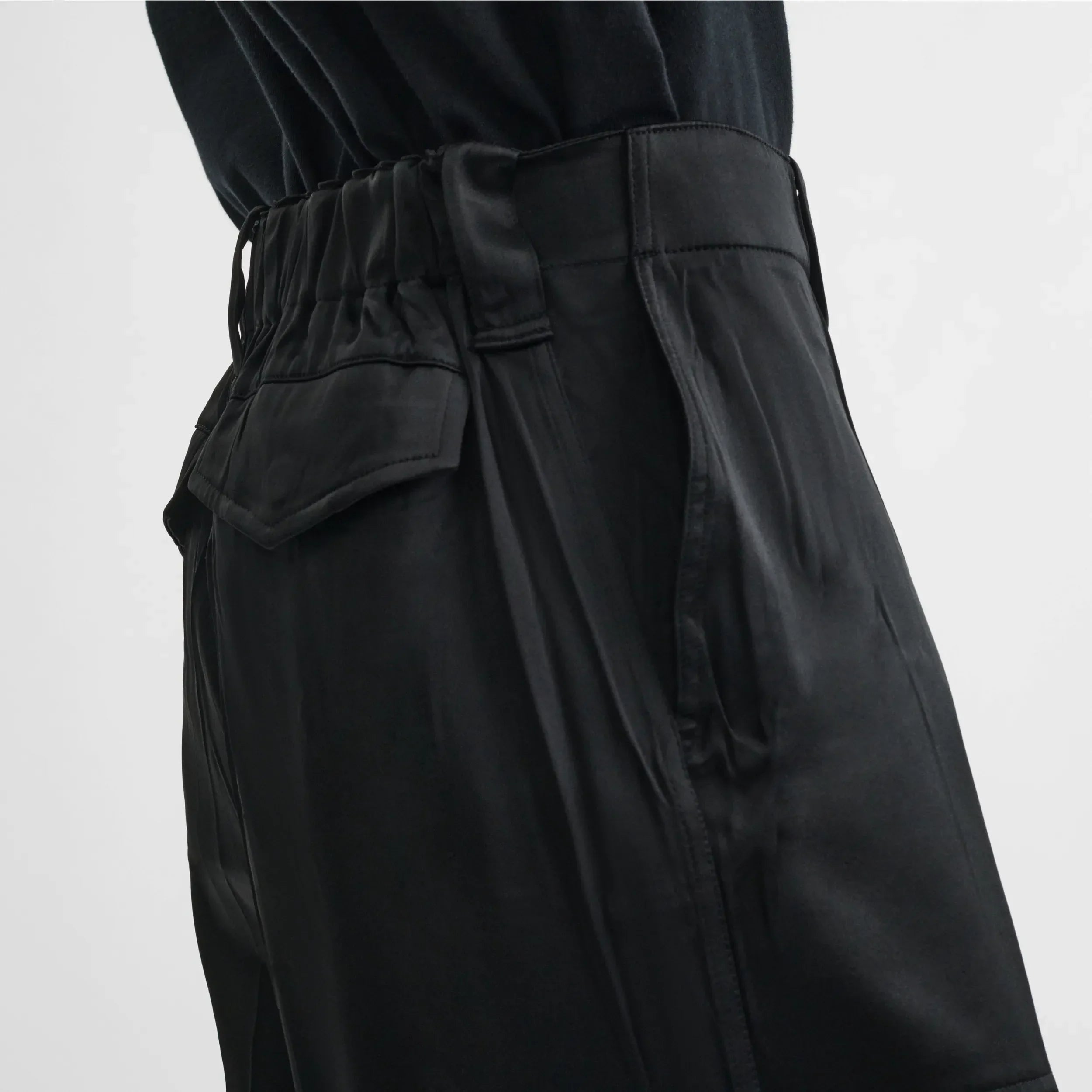 LIQUID CARGO TROUSERS | black silk