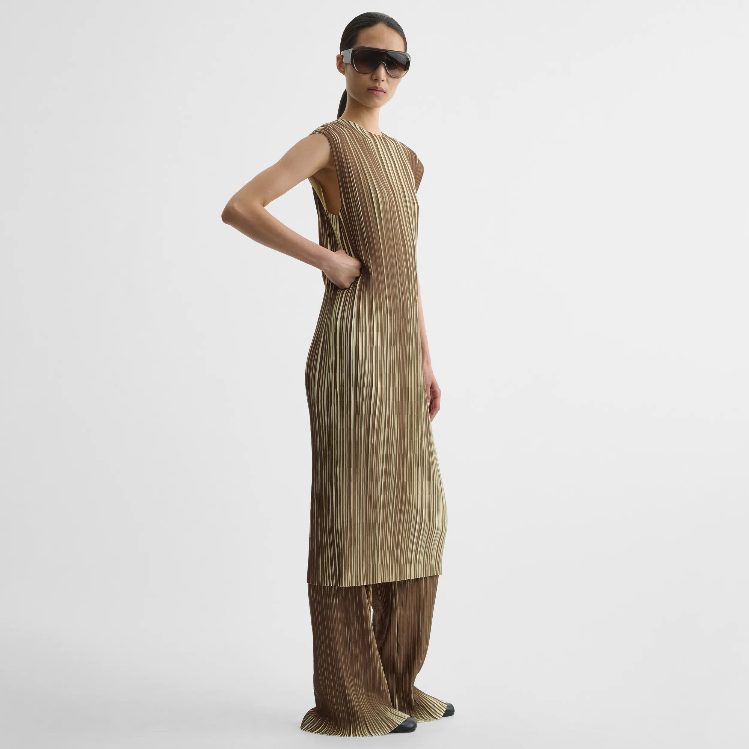 RAZOR PLEAT DRESS | khaki polyester