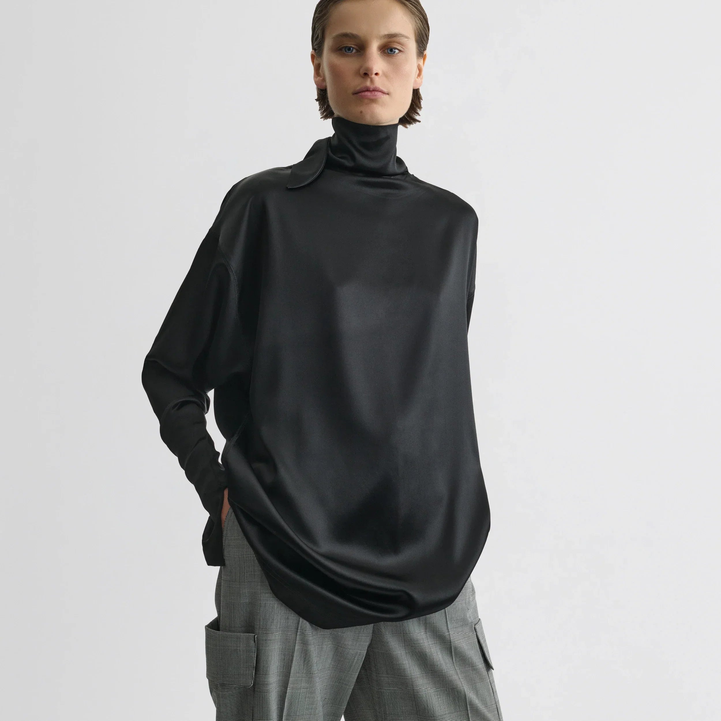 LIQUID KNOT COLLAR TOP | black silk