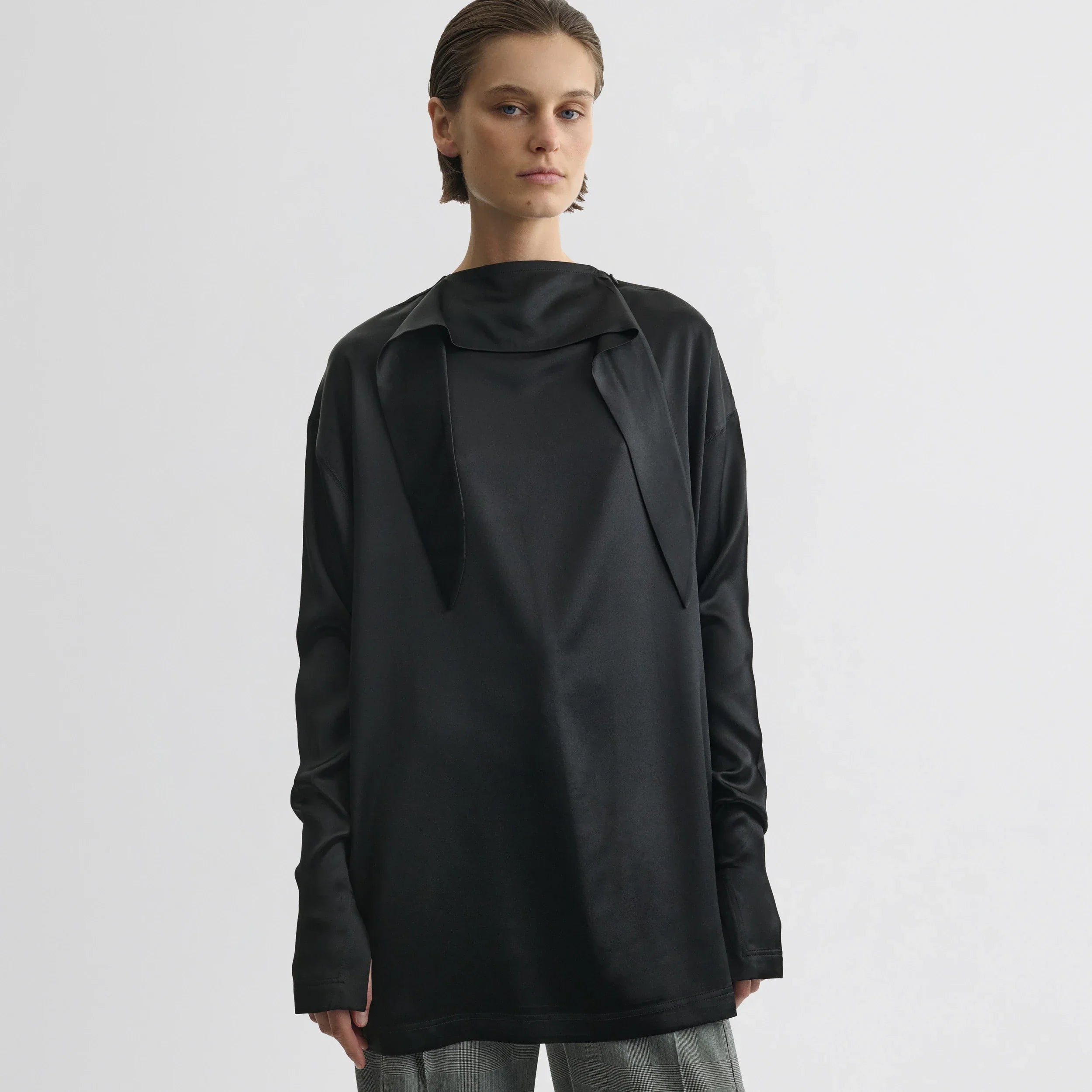 LIQUID KNOT COLLAR TOP | black silk