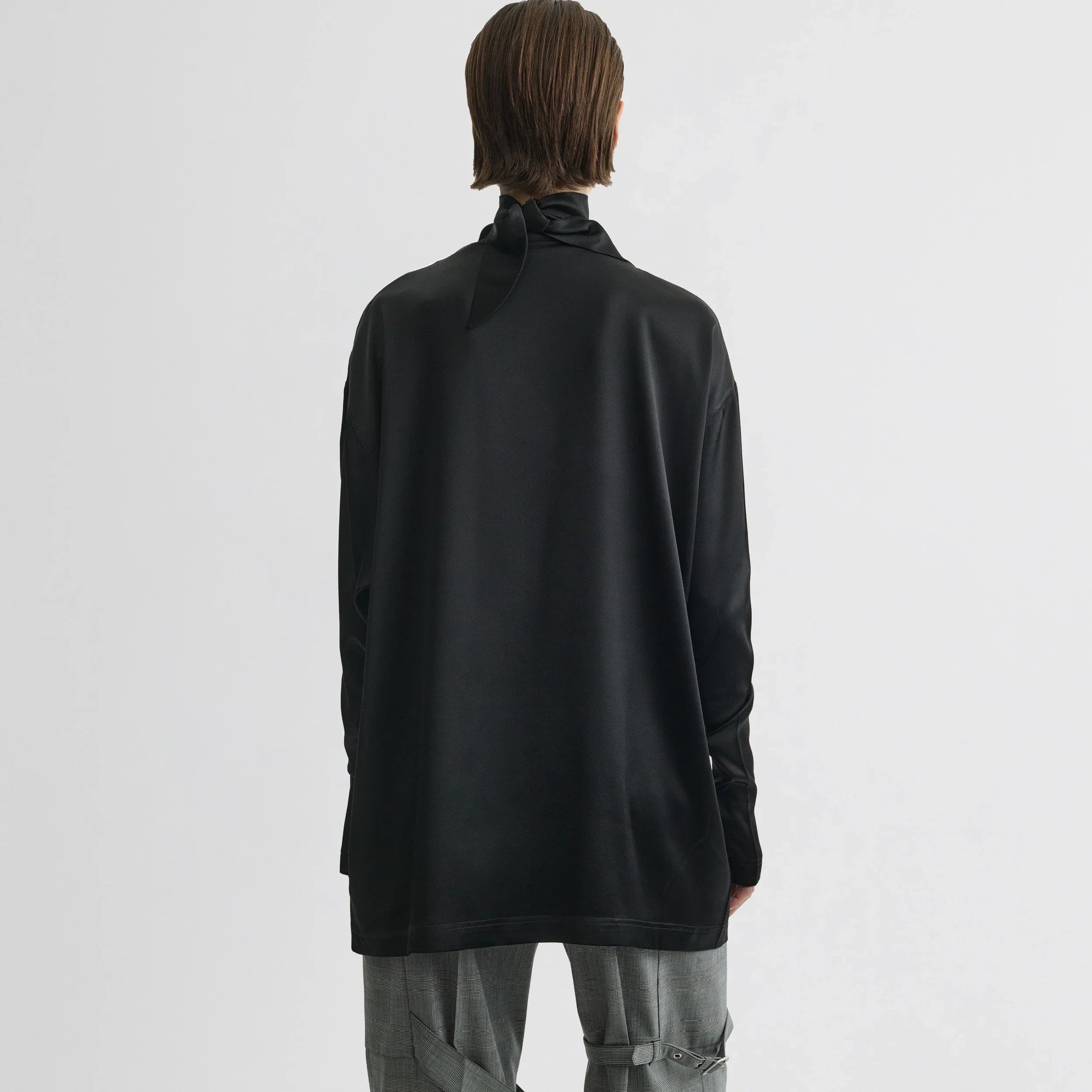 LIQUID KNOT COLLAR TOP | black silk