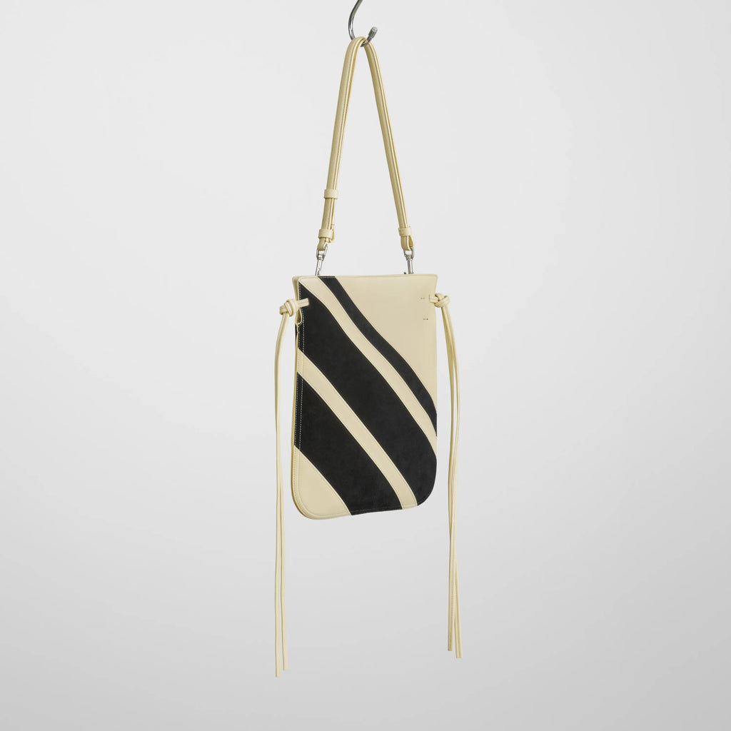 GIG POUCH | black stucco leather