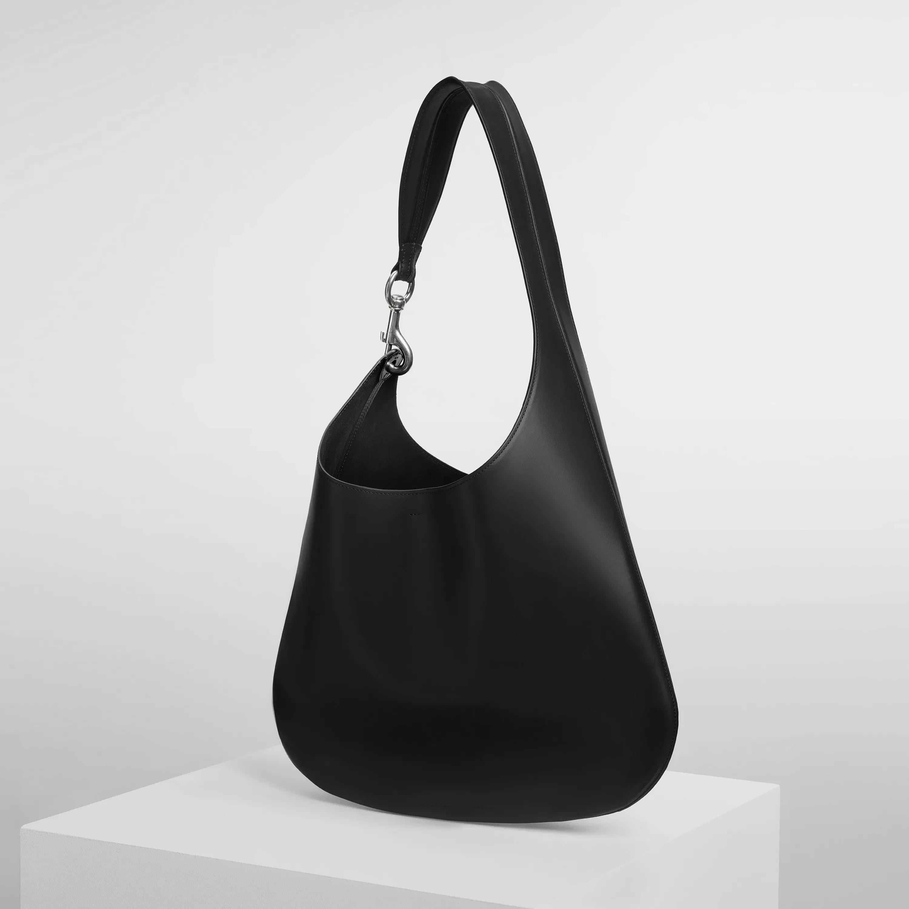 BEAN BAG | black leather with silver