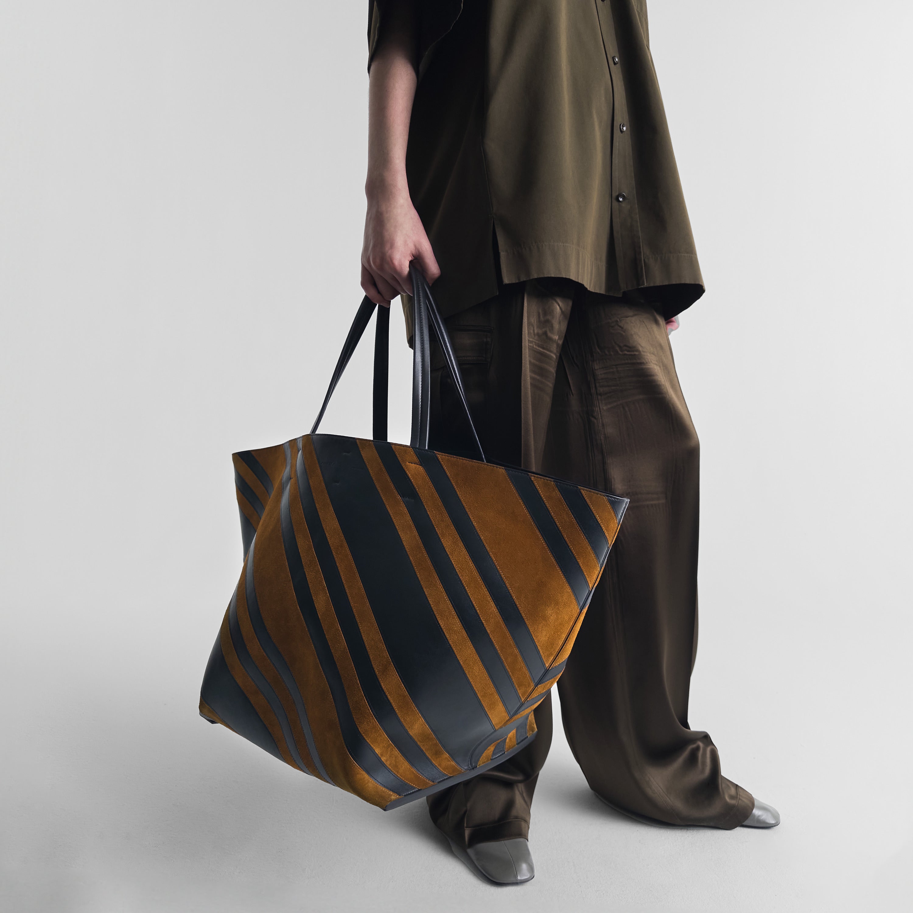 BASKET CABAS | black leather and toffee suede with silver
