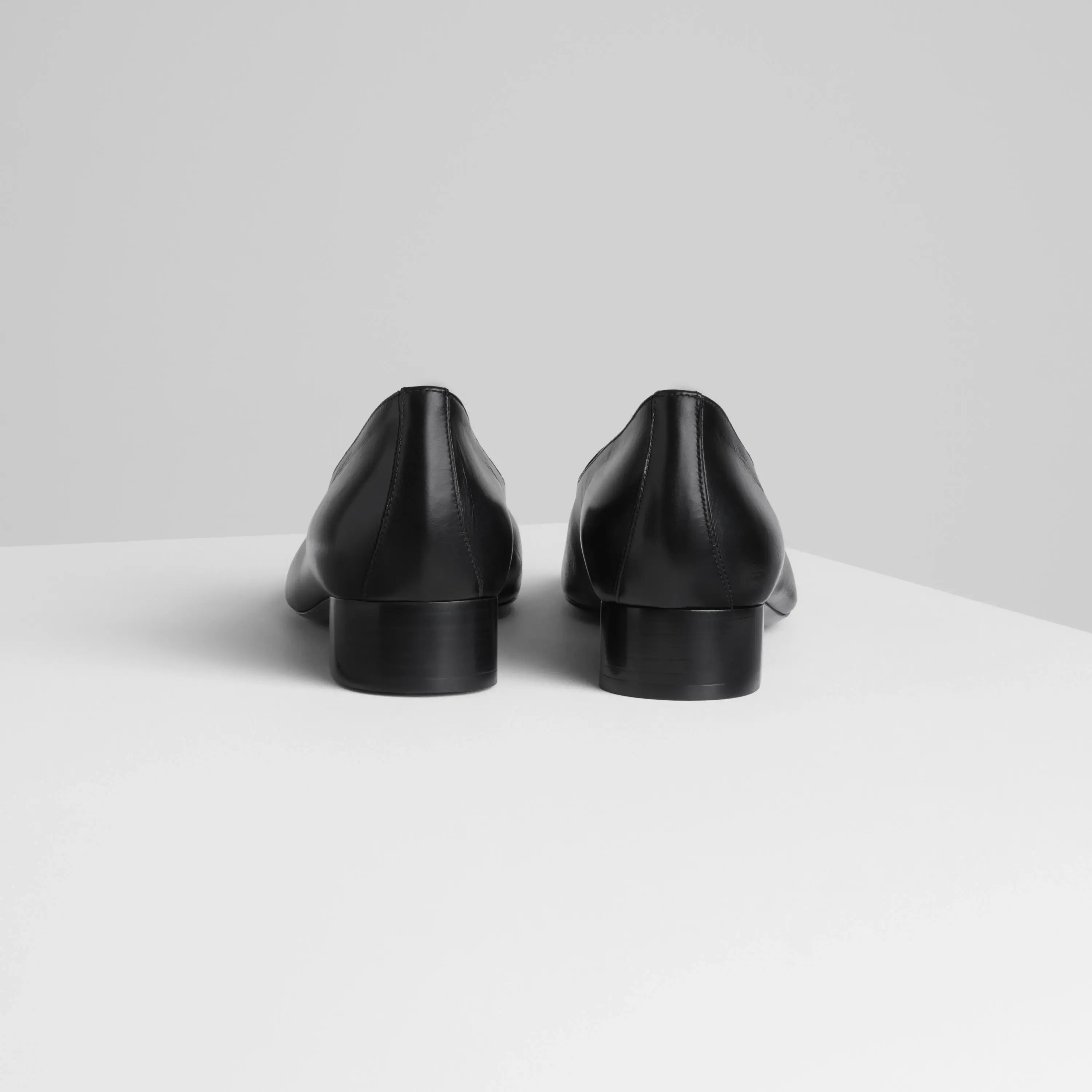 CLUB SLIPPER | black shiny leather