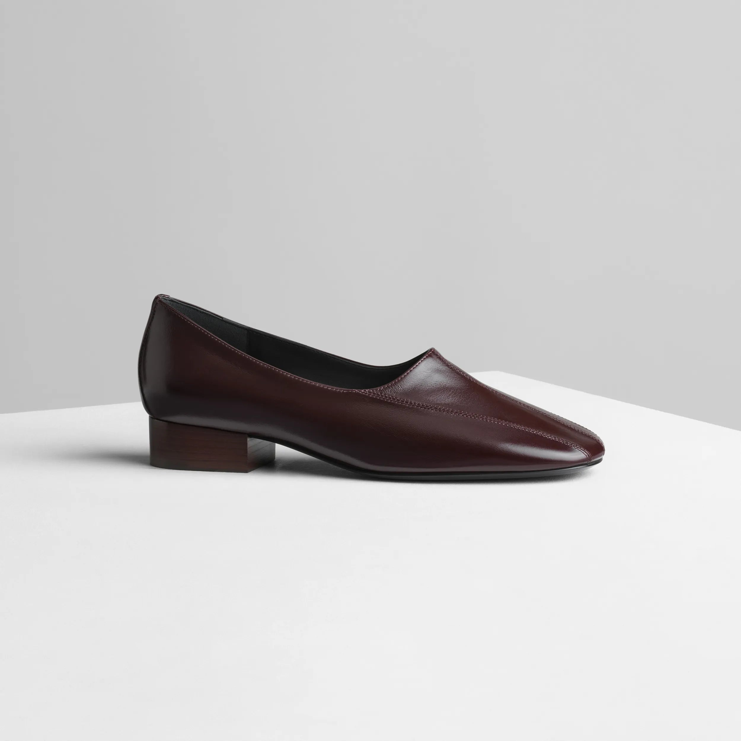 CLUB SLIPPER | oxblood shiny leather