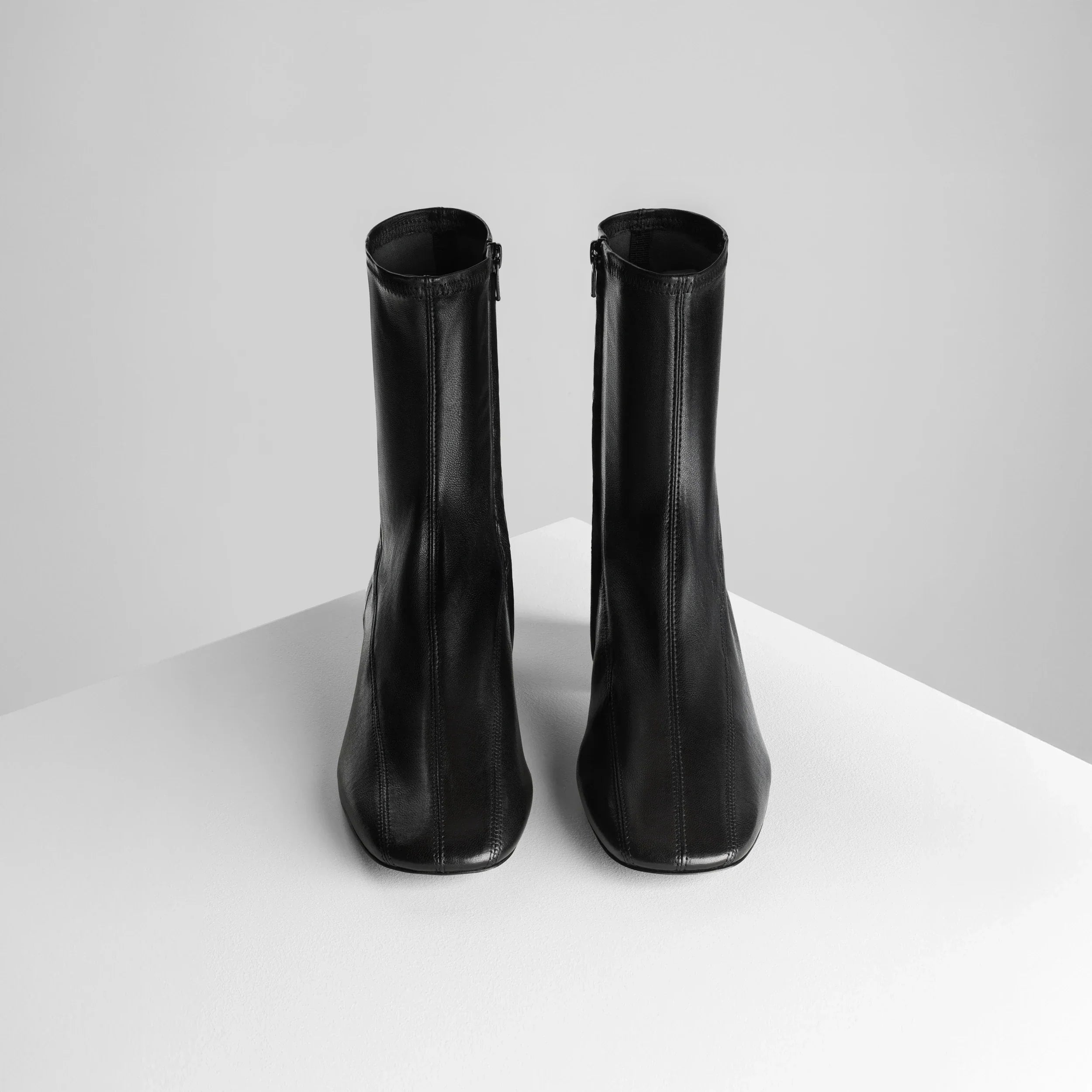 CLUB BOOT 30 | black stretch nappa leather