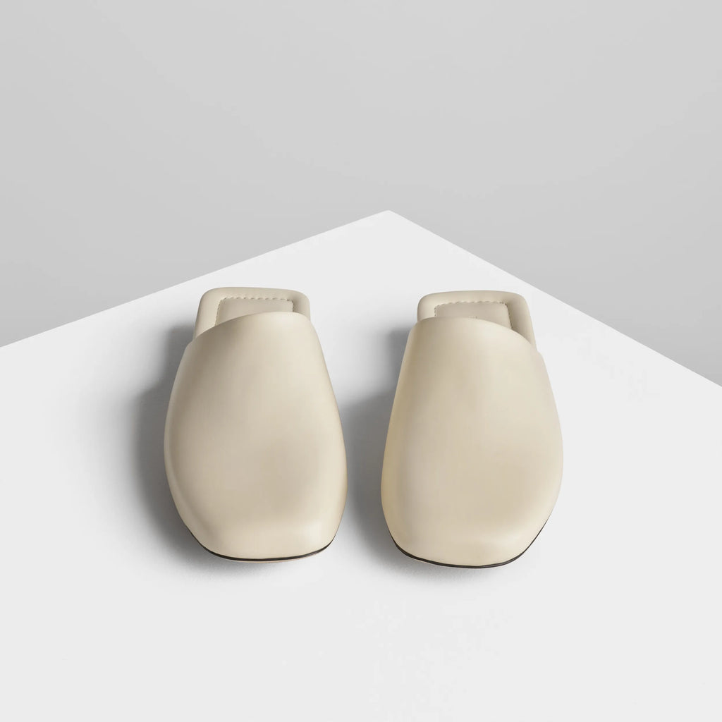 ROBE SLIDE | cream leather