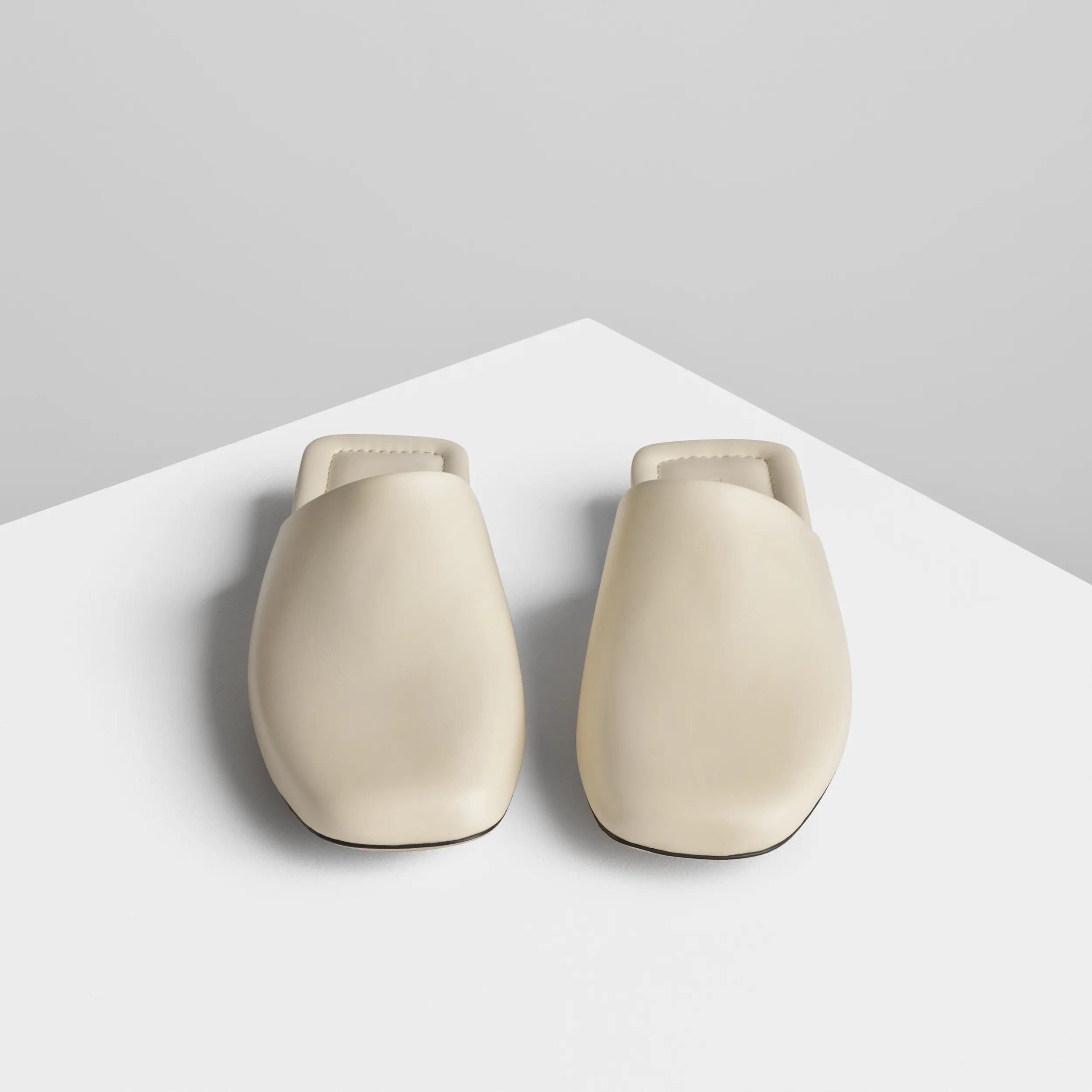 ROBE SLIDE | cream leather