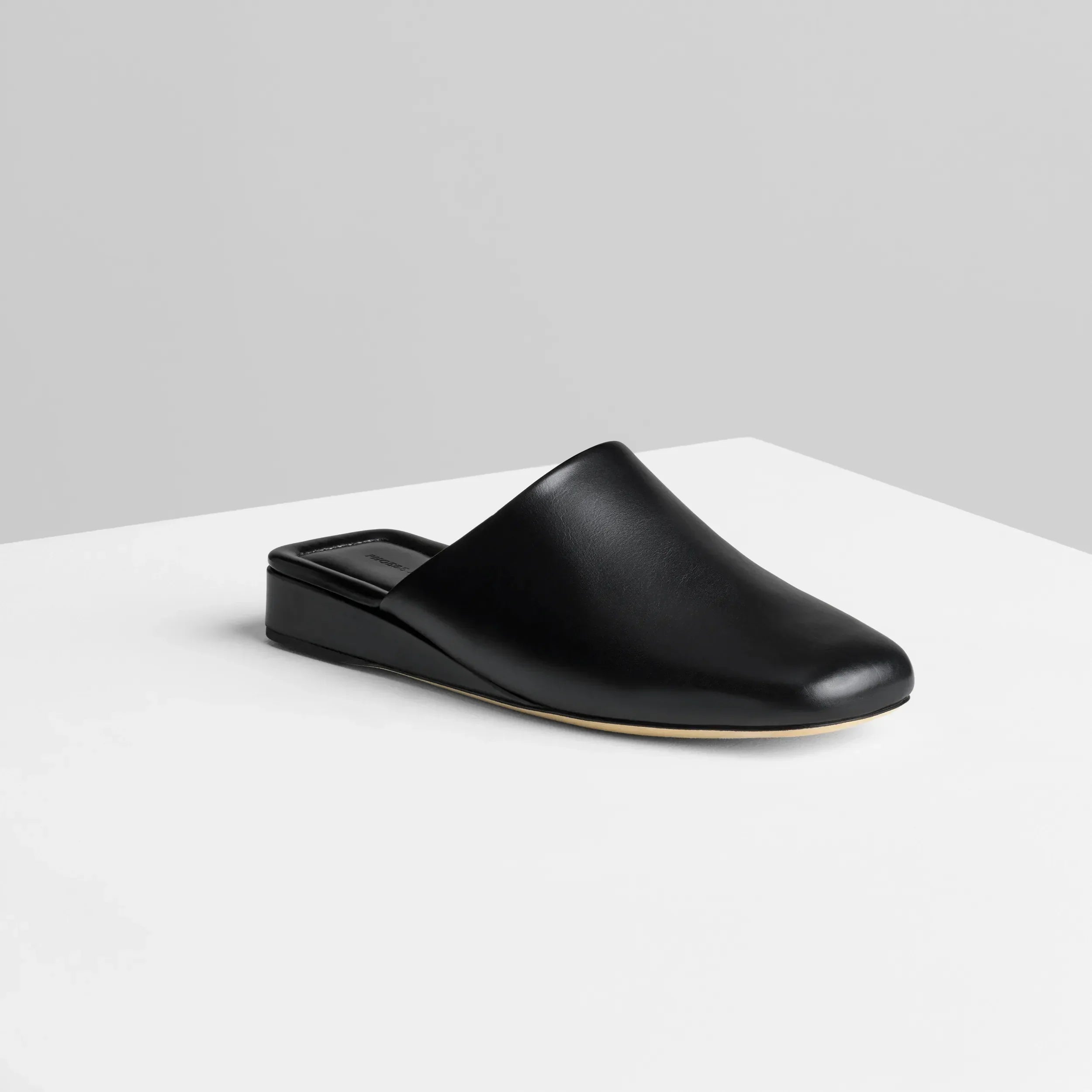 ROBE SLIDE | black leather