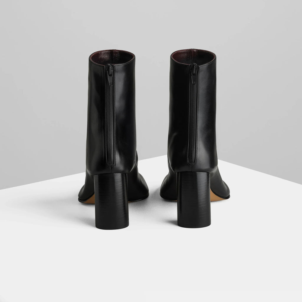 TUG ANKLE BOOT | black leather