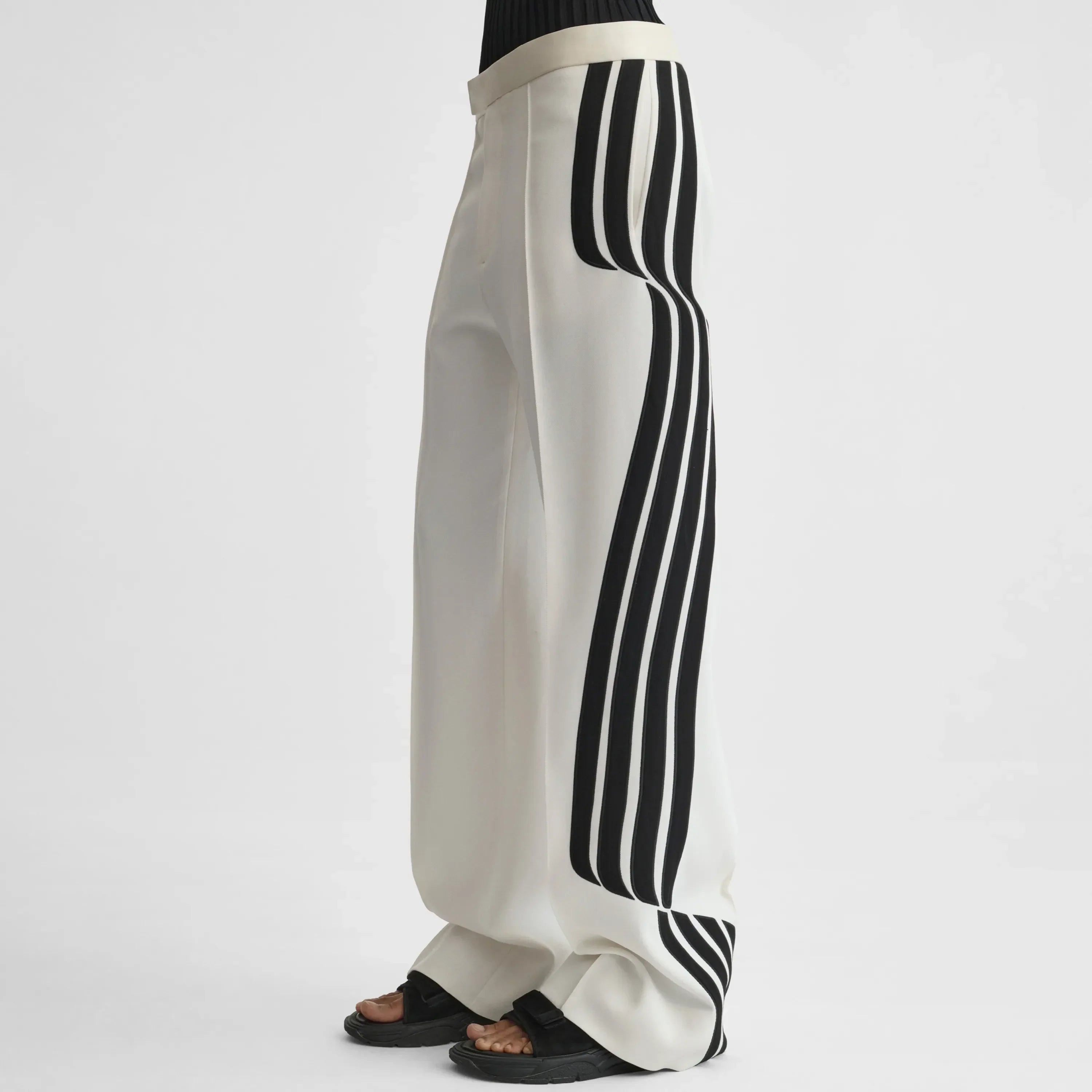 WAVE TROUSERS | black and white technical tailoring