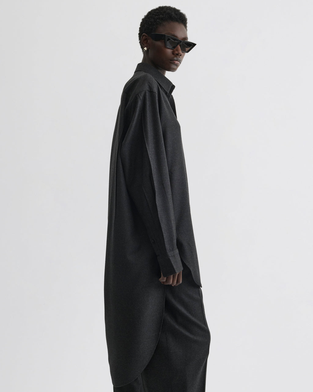 ELONGATED SHIRT | charcoal wool