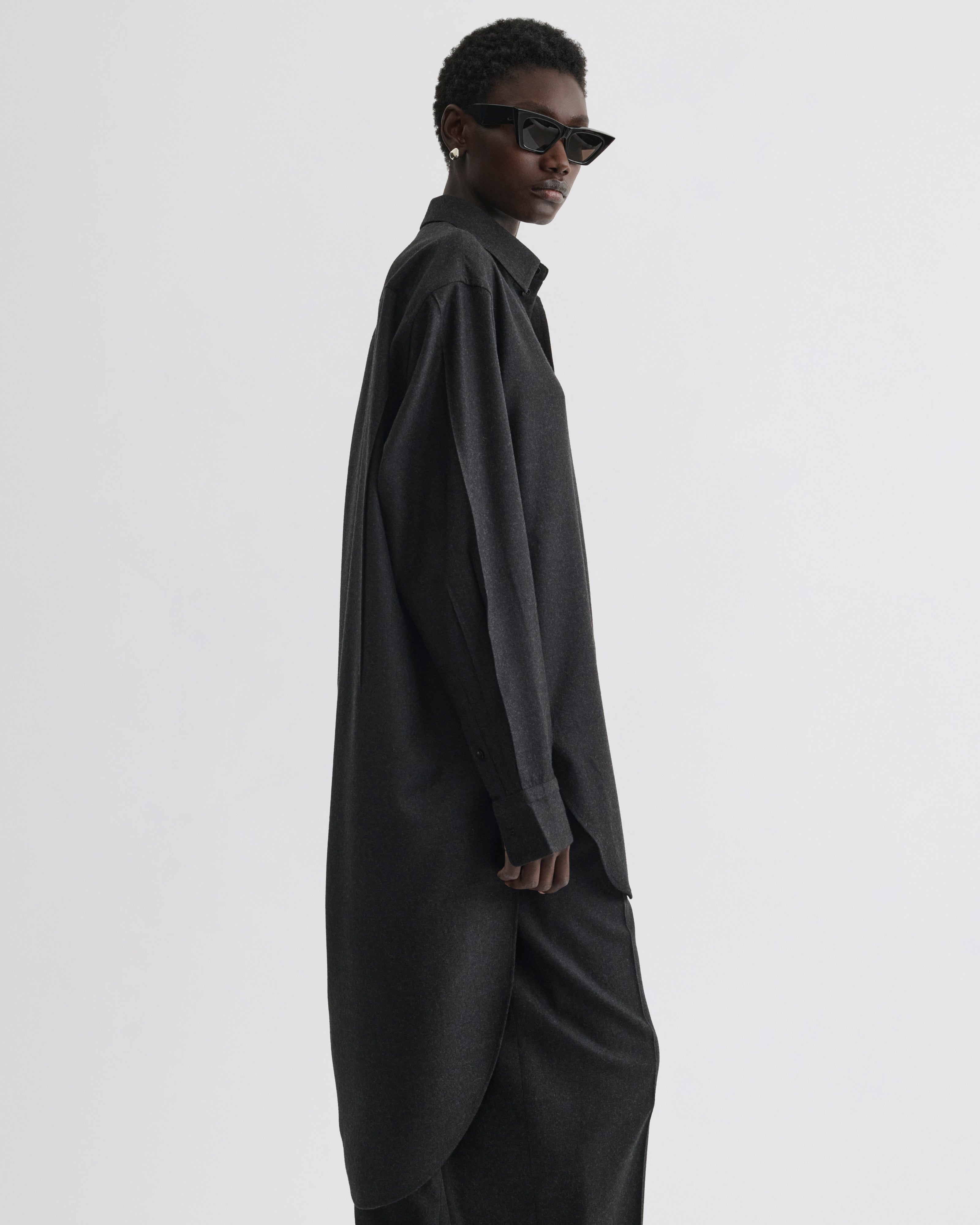 ELONGATED SHIRT | charcoal wool