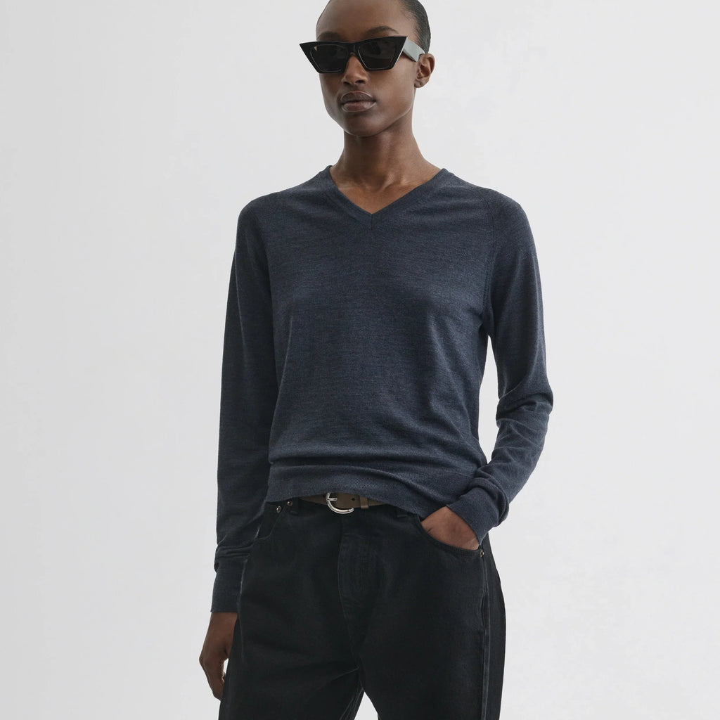 SHRUNK V-NECK | dark blue melange wool