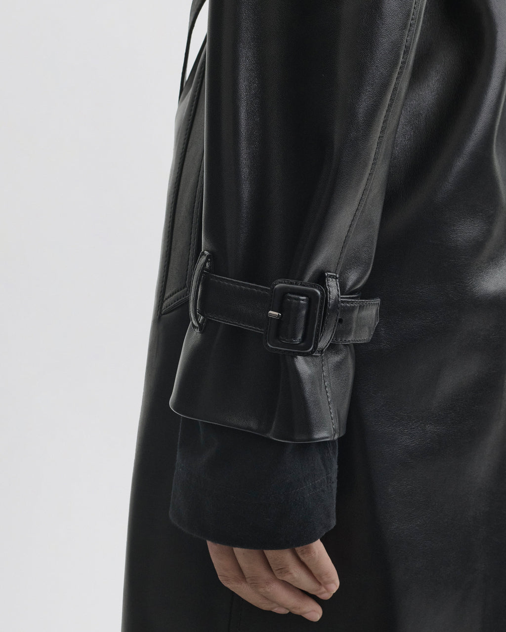 SHORT TRENCH | black leather