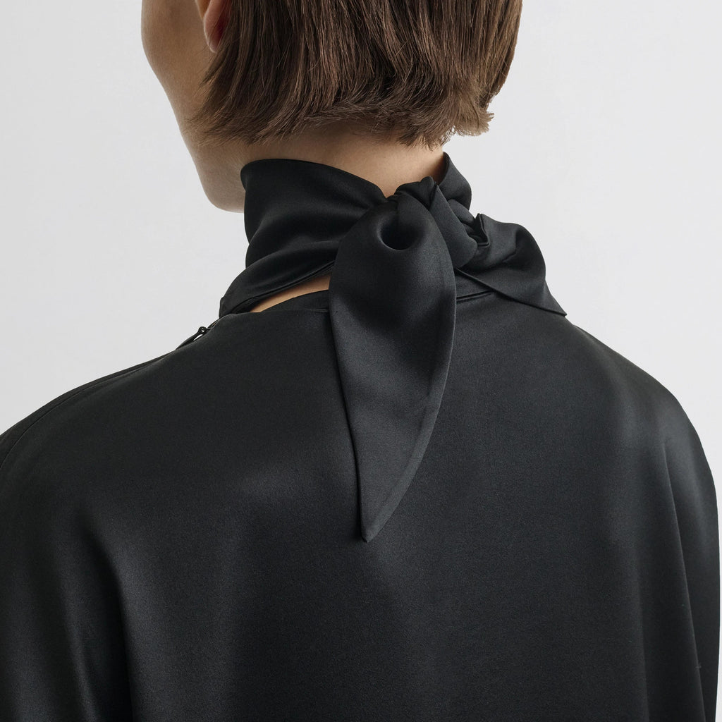 LIQUID KNOT COLLAR TOP | black silk